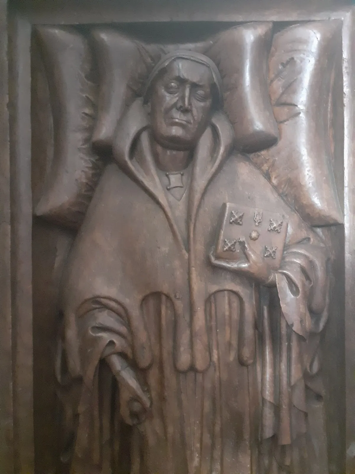 Вид на величественное здание Аббатства Гарс с его характерной архитектурой.