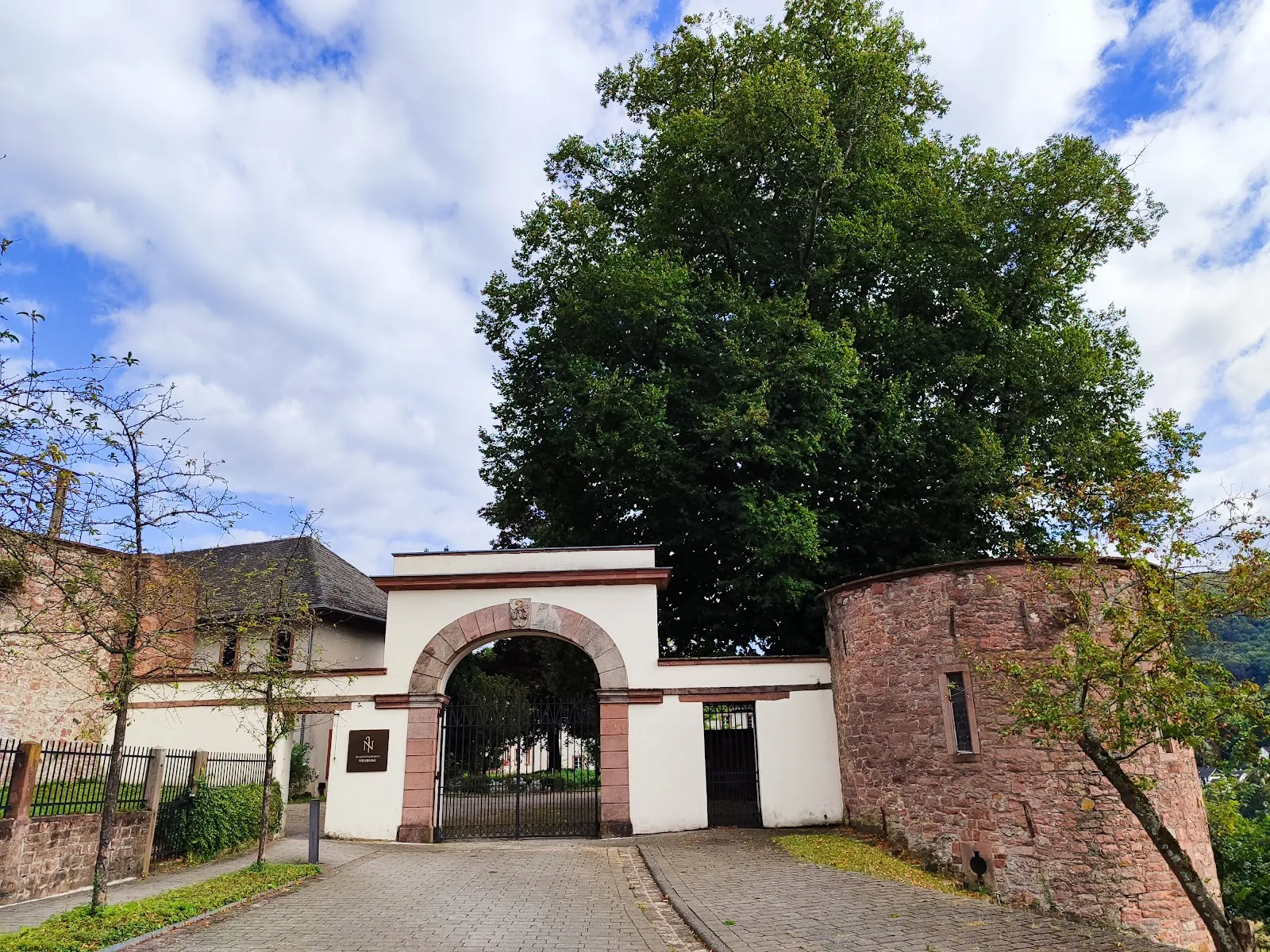 Аббатство Нойбург, историческое здание