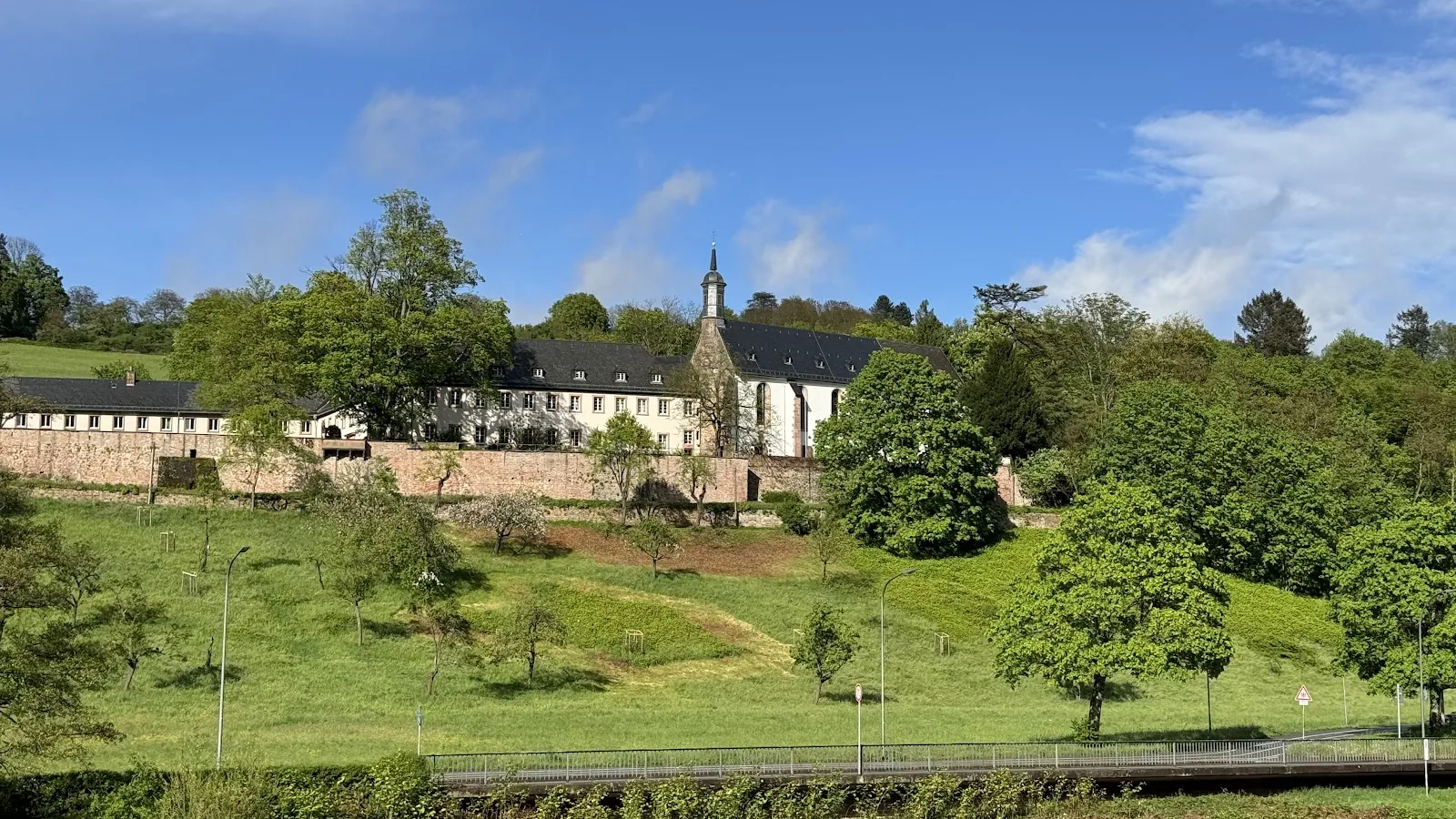 Аббатство Нойбург, историческое здание