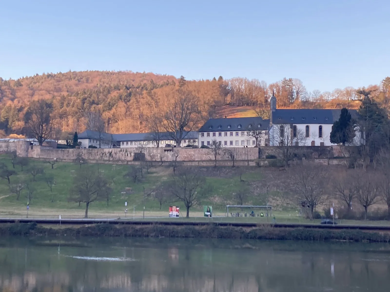 Аббатство Нойбург, историческое здание