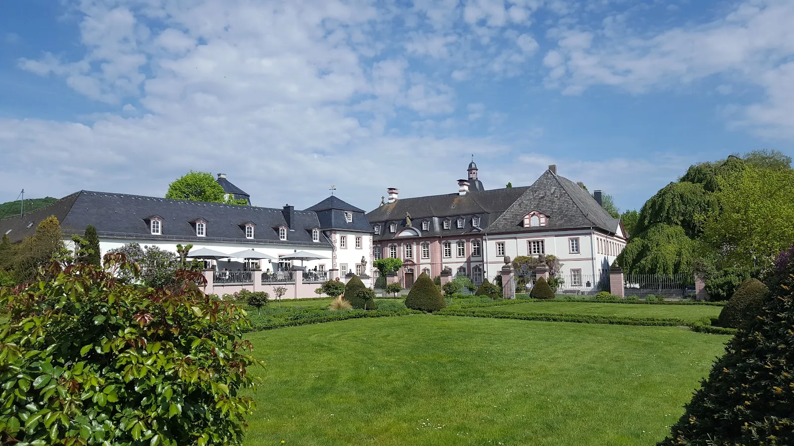 Вид на историческое здание Аббатства Роммерсдорф