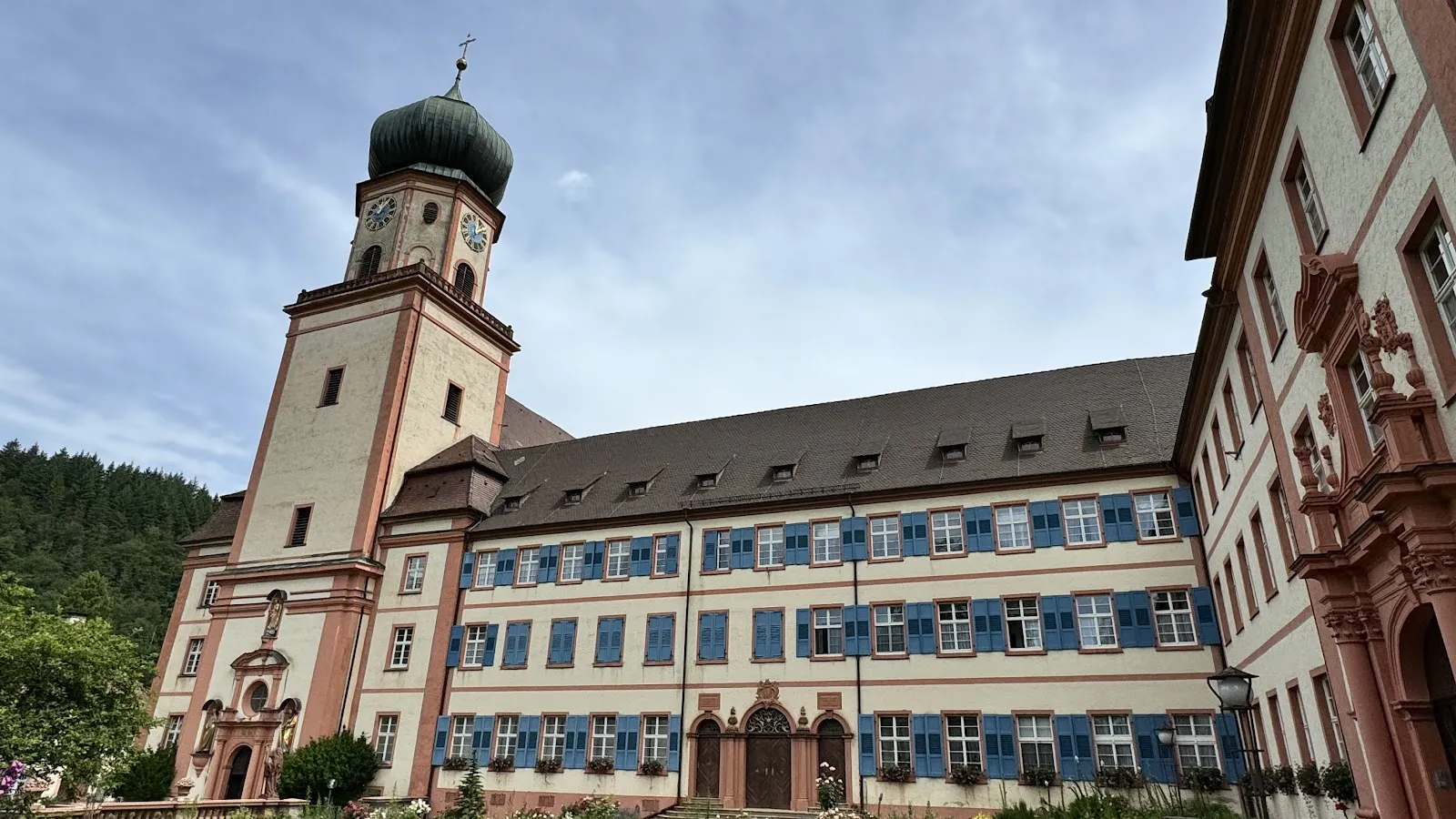 Фасад аббатства Святого Трудперта