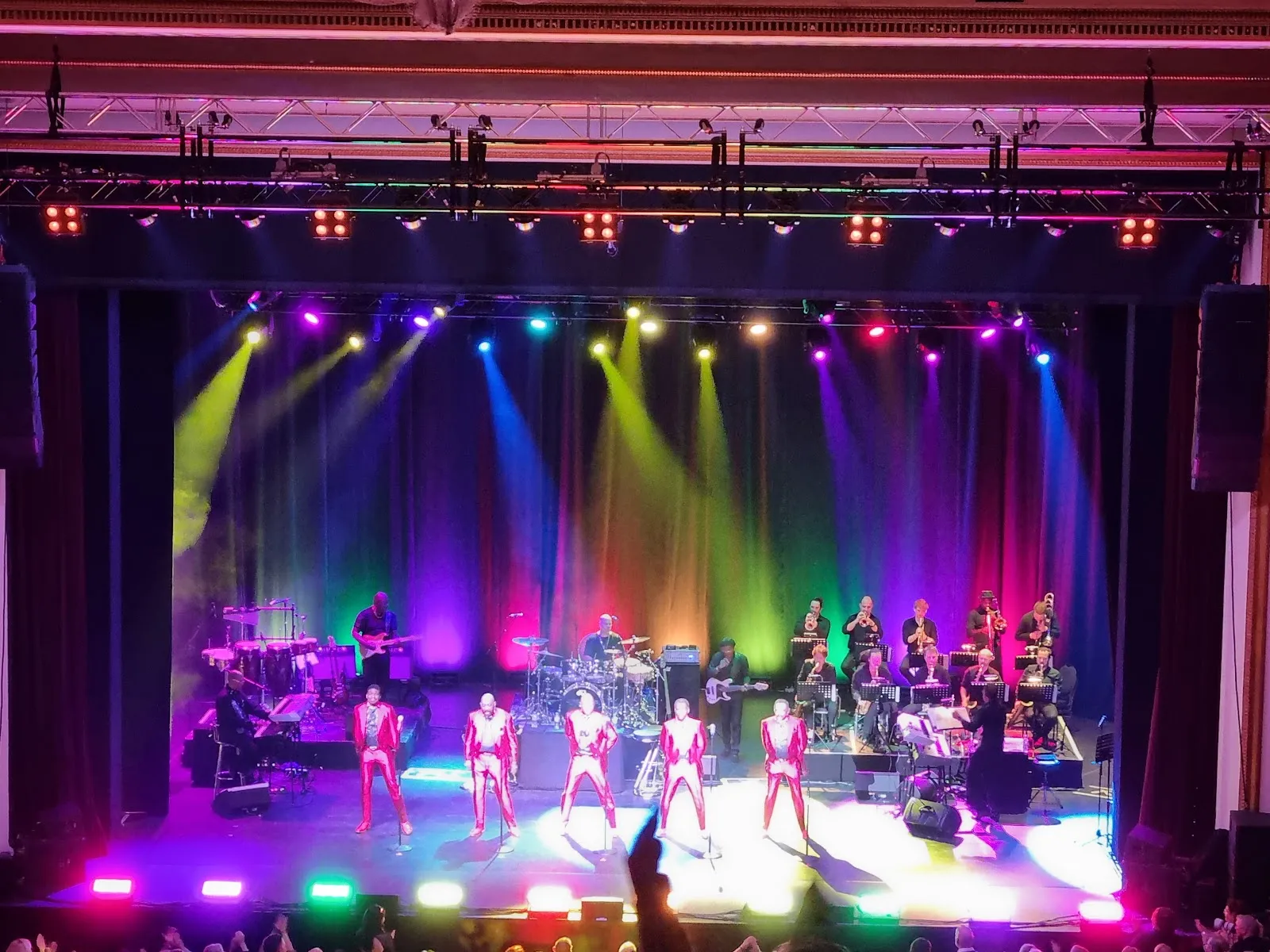 Здание Адмиралспаласт в Берлине