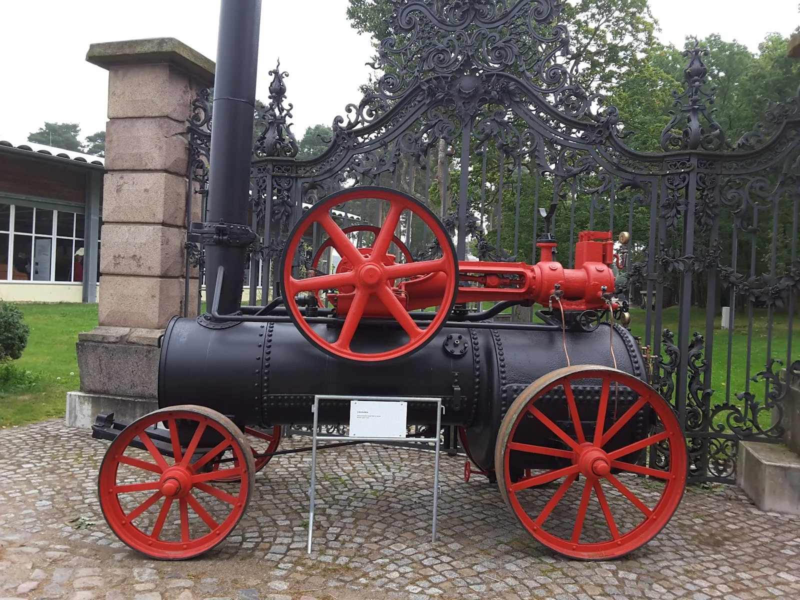 Экспозиция старинной сельскохозяйственной техники в музее Агронеум Альт-Шверин.