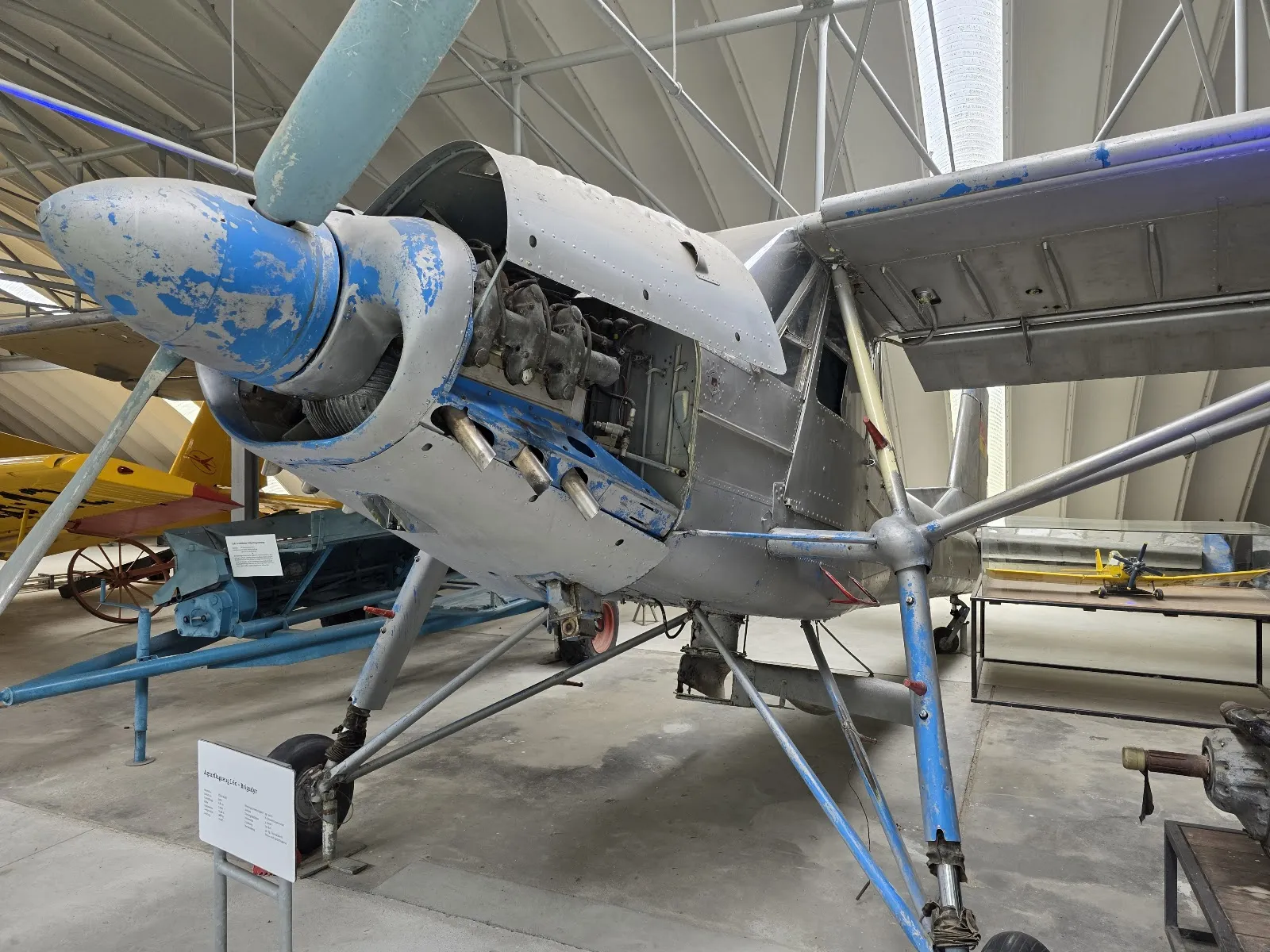 Экспозиция старинной сельскохозяйственной техники в музее Агронеум Альт-Шверин.