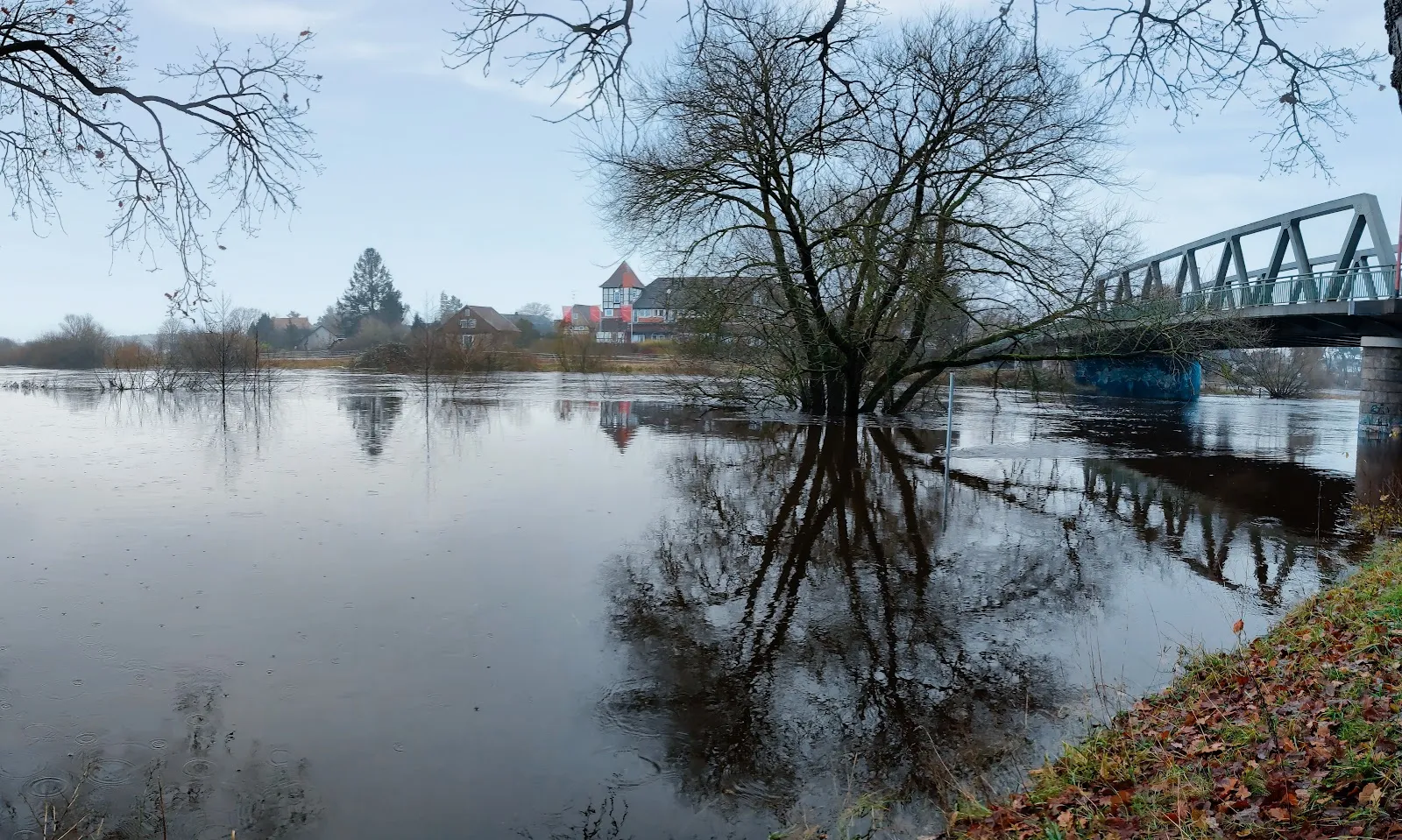 Мост Аллербрюке через реку Аллер, Германия