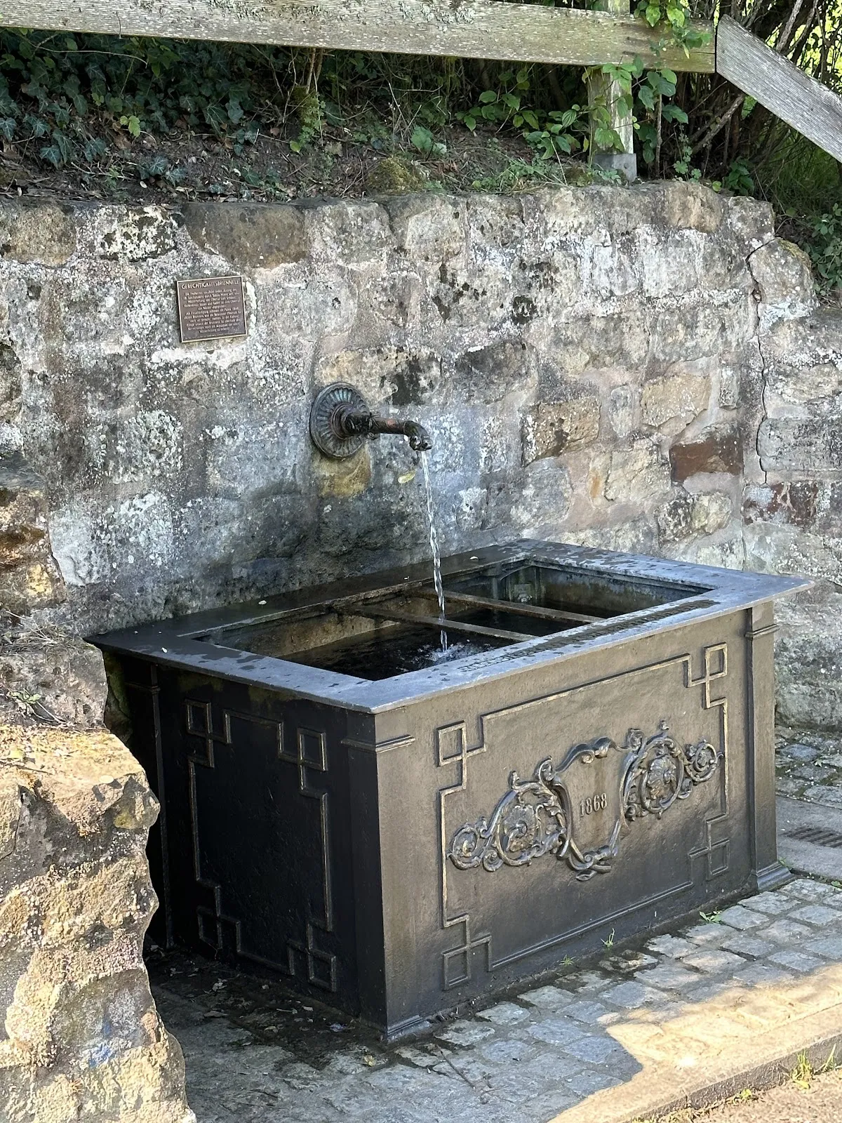 Фонтан Аллея Правосудия (Gerechtigkeitsbrünnele) в городе Эсслинген-на-Неккаре, Германия.