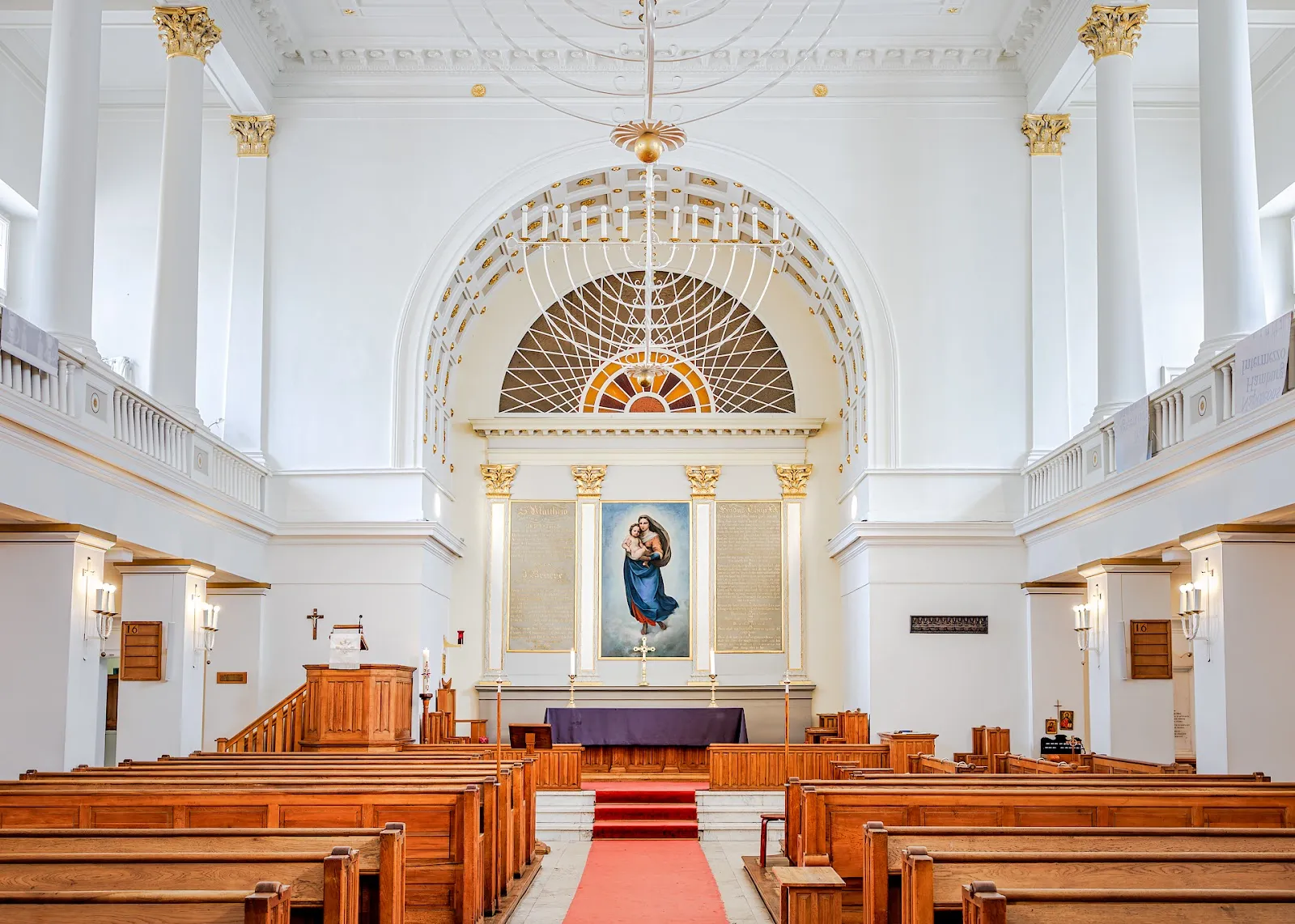 Фасад Англиканской церкви Святого Томаса Бекета в Гамбурге