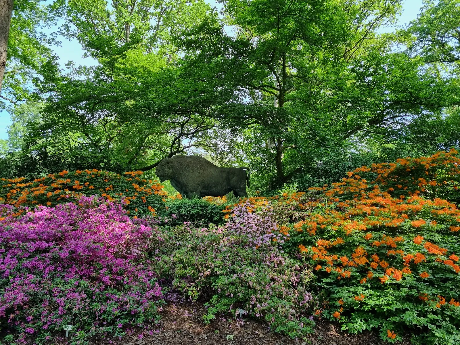 Бронзовый Гигант, артиллерийский памятник в парке Бремена