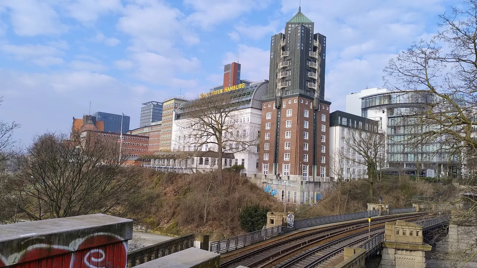 Здание Атлантик-Хаус в Гамбурге