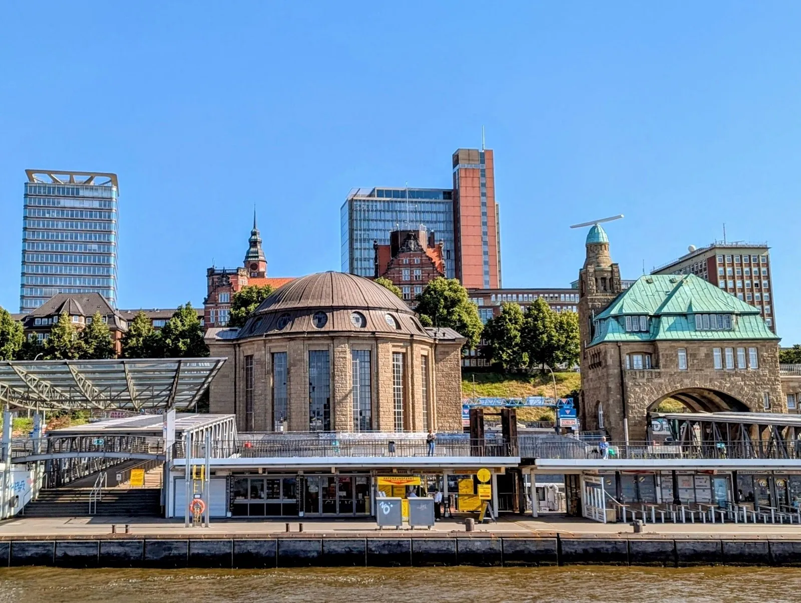 Здание Атлантик-Хаус в Гамбурге