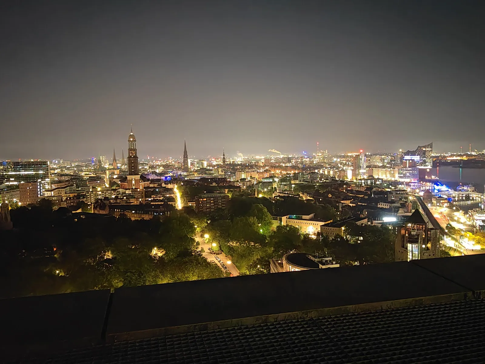 Здание Атлантик-Хаус в Гамбурге