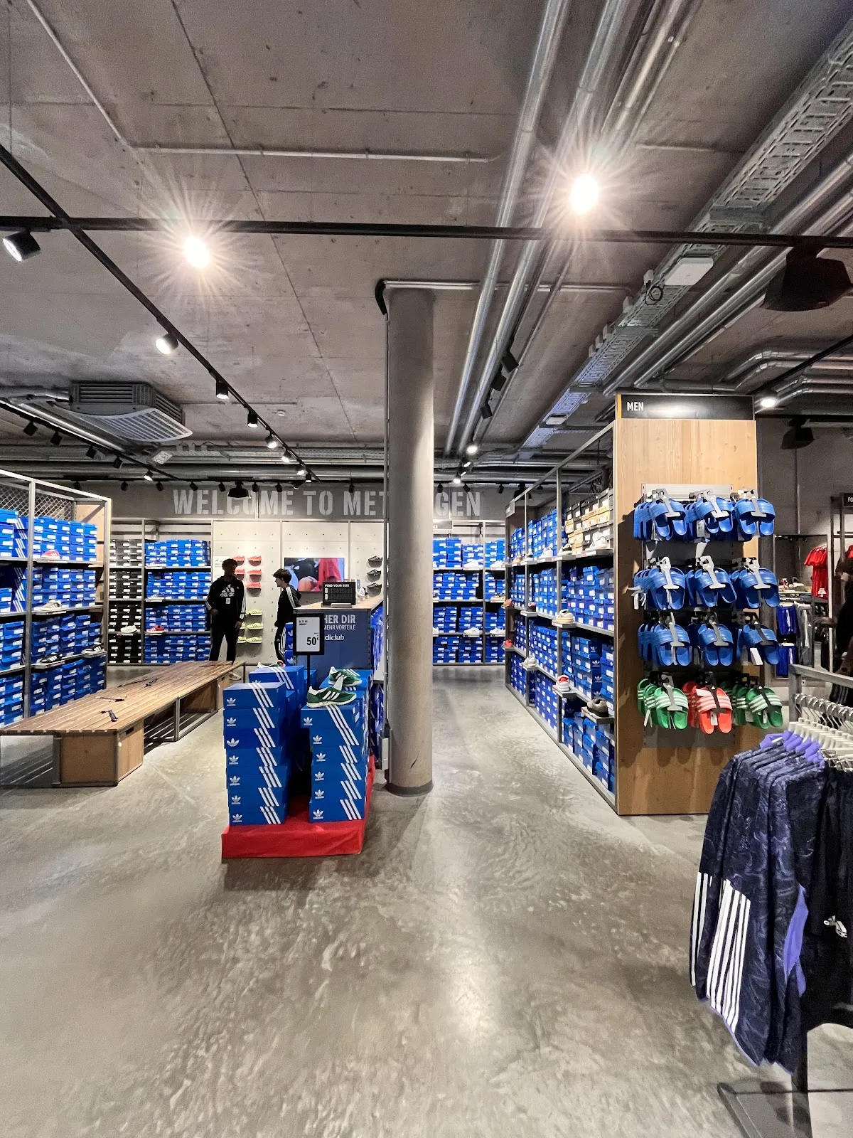 Фасад здания Outletcity Metzingen