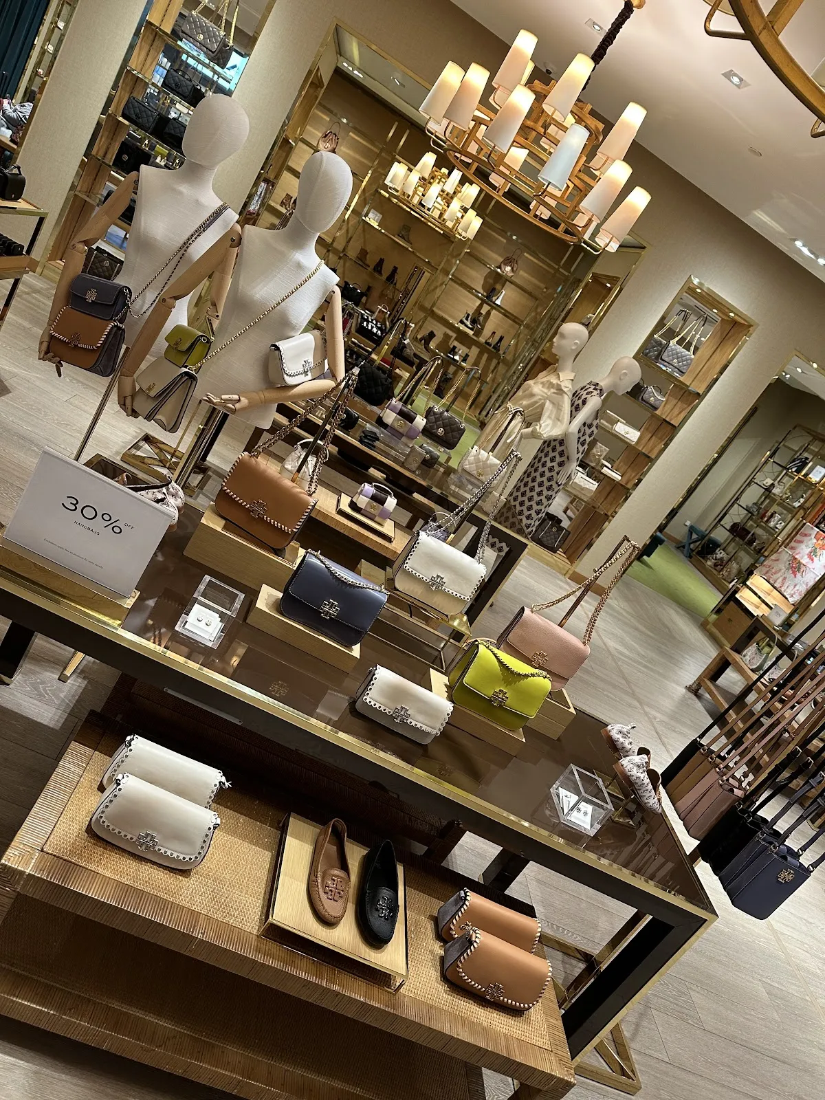 Фасад здания Outletcity Metzingen