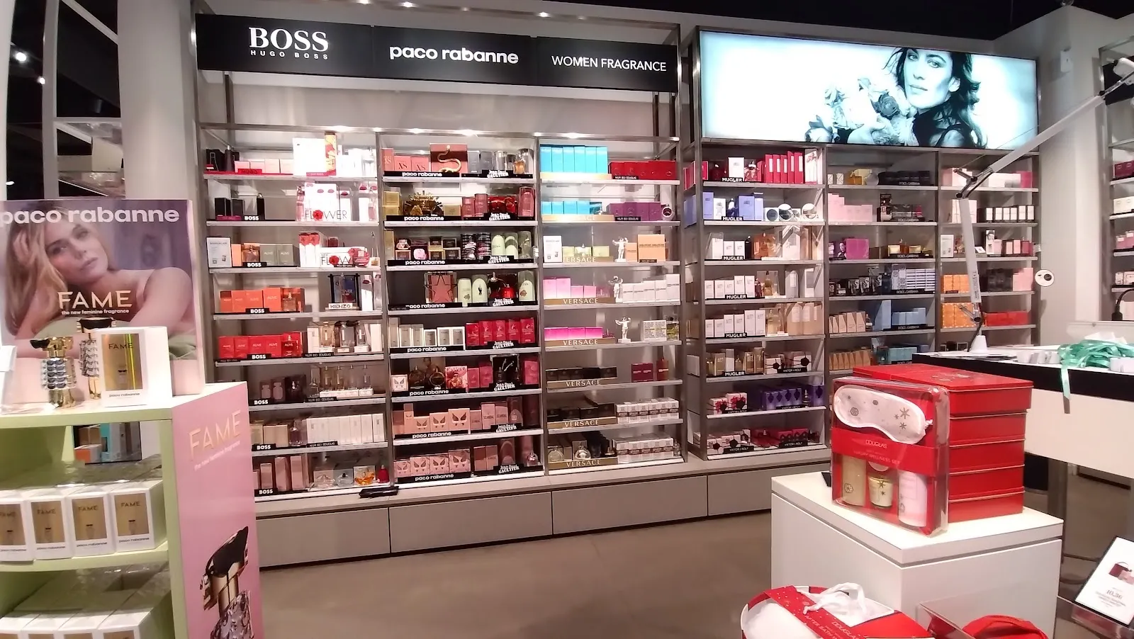 Фасад здания Outletcity Metzingen