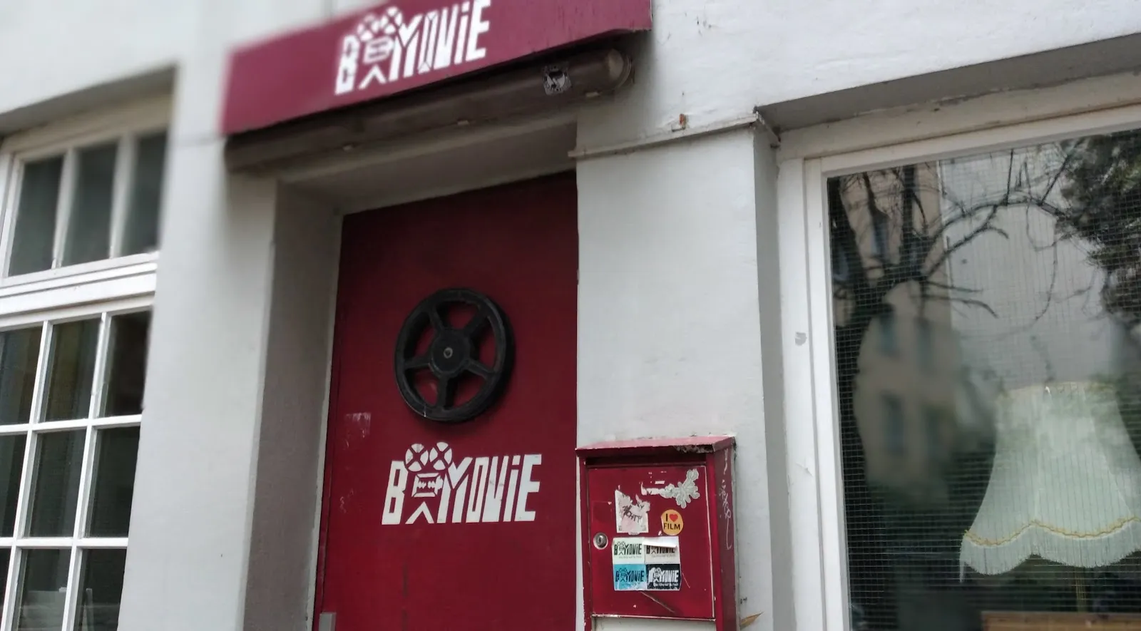 Здание кинотеатра B-Movie в Гамбурге