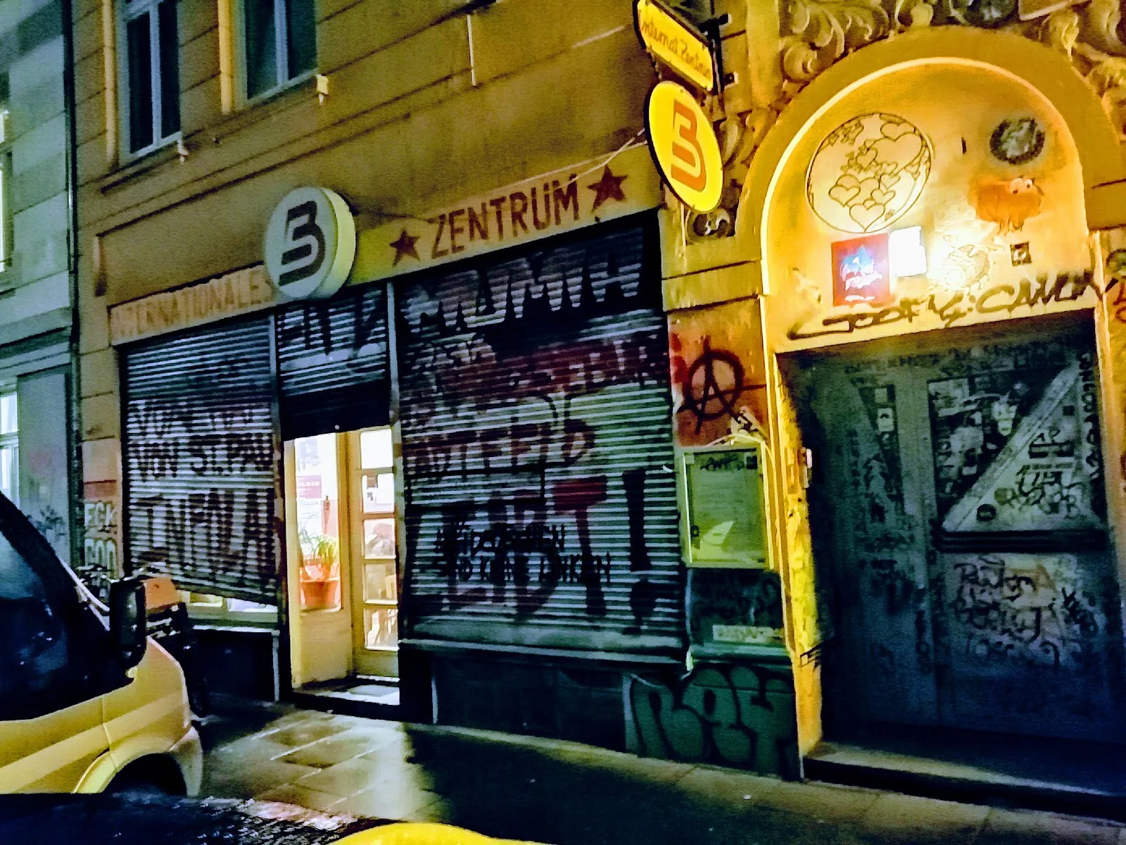 Здание кинотеатра B-Movie в Гамбурге