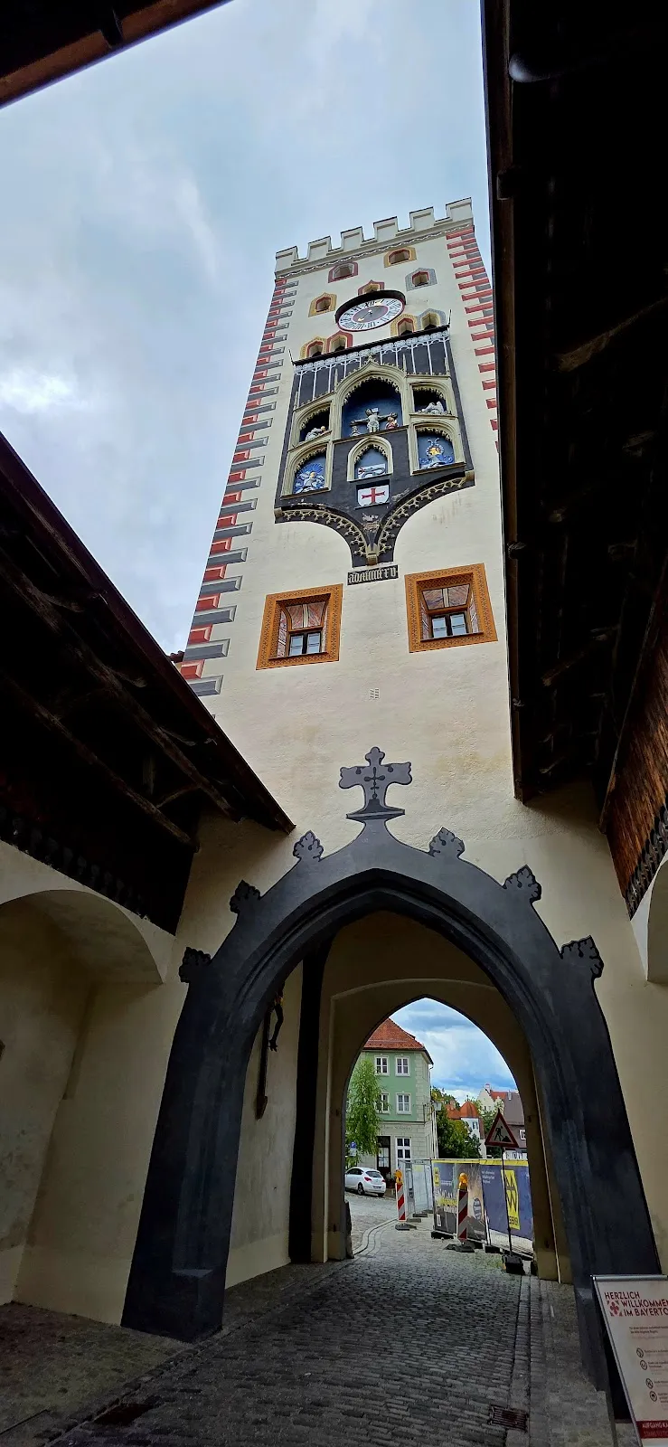 БайертОр – средневековые городские ворота в Ландсберге-на-Лехе, Германия.