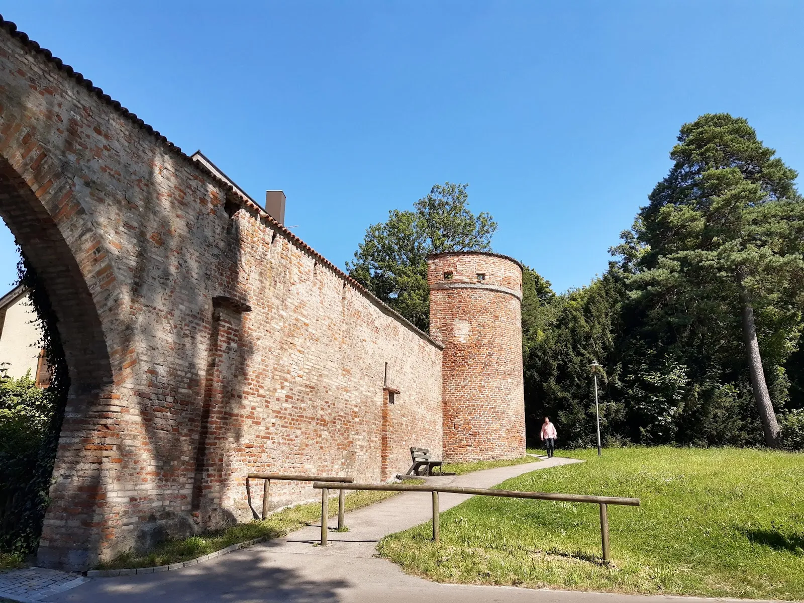 БайертОр – средневековые городские ворота в Ландсберге-на-Лехе, Германия.