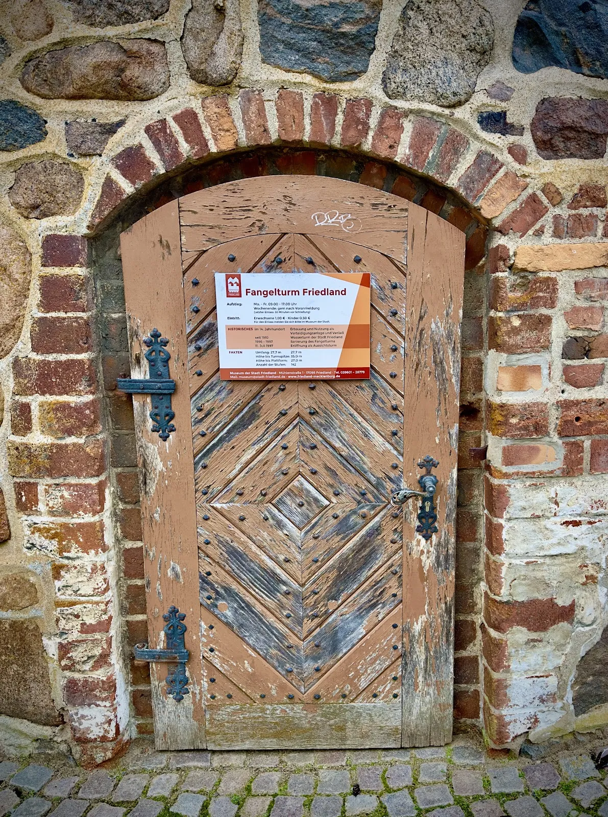 Башня Фангельтюрм в городе Фридланд, Германия