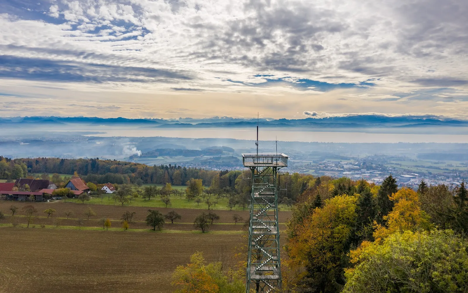 Вид с башни Герренберг на Боденское озеро и Альпы