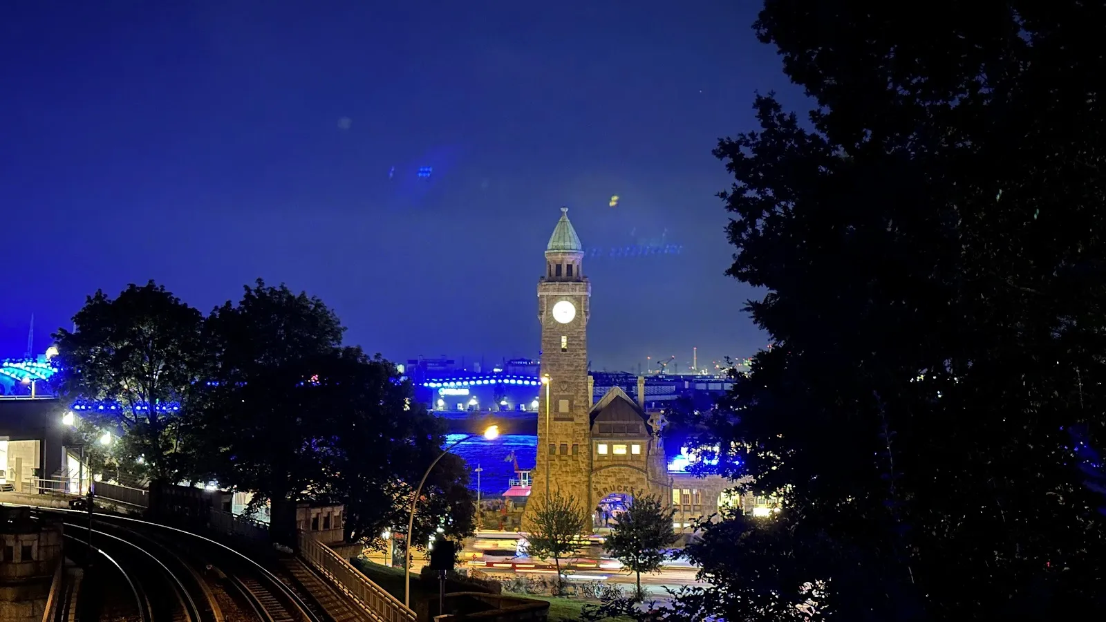 Вид на Башню-маяк Санкт-Паули в Гамбурге