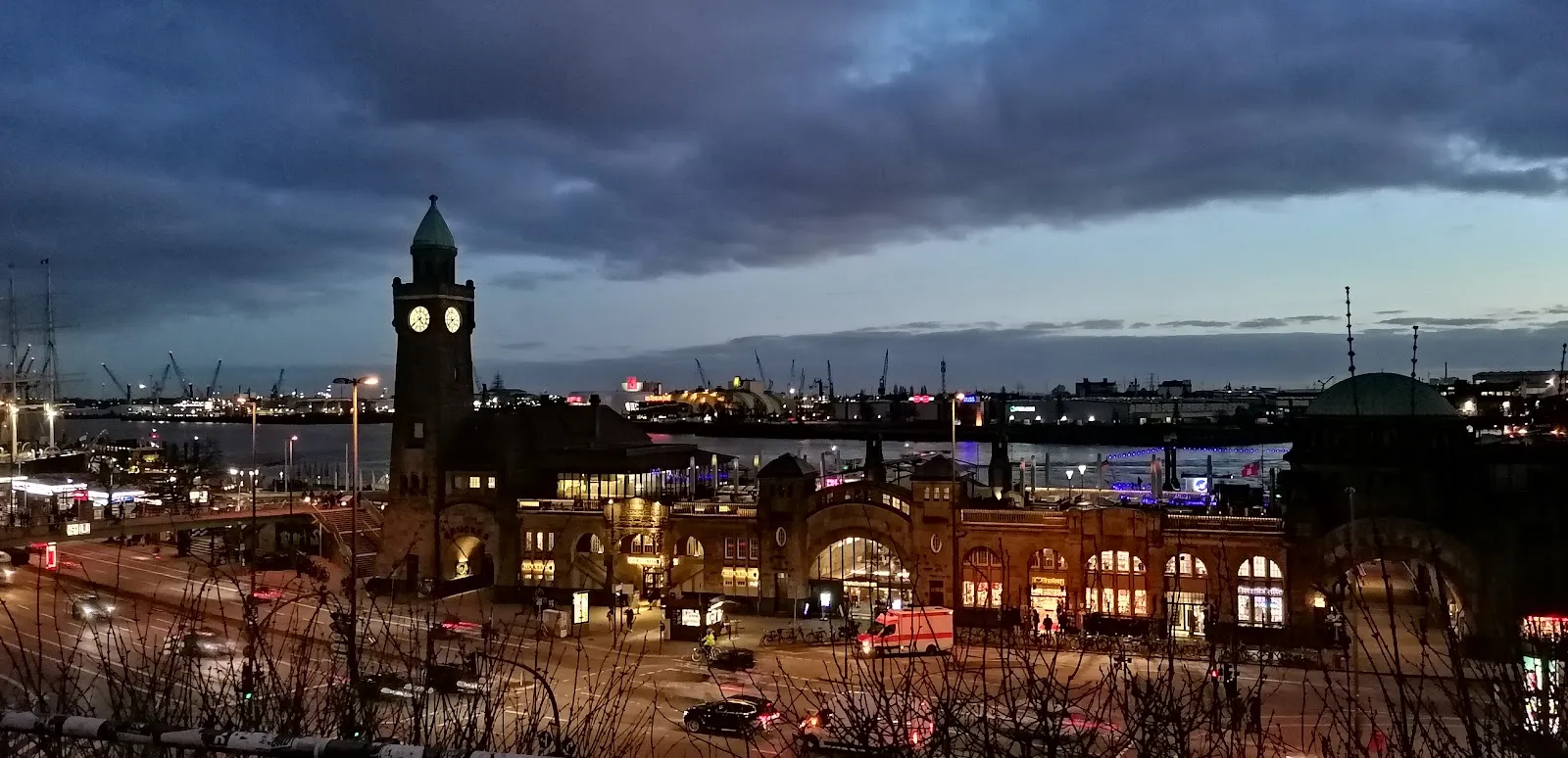 Вид на Башню-маяк Санкт-Паули в Гамбурге