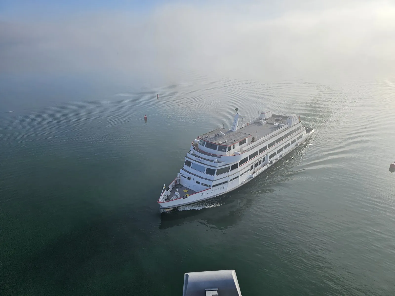 Вид с Башни Молетурм на Боденское озеро и Альпы.