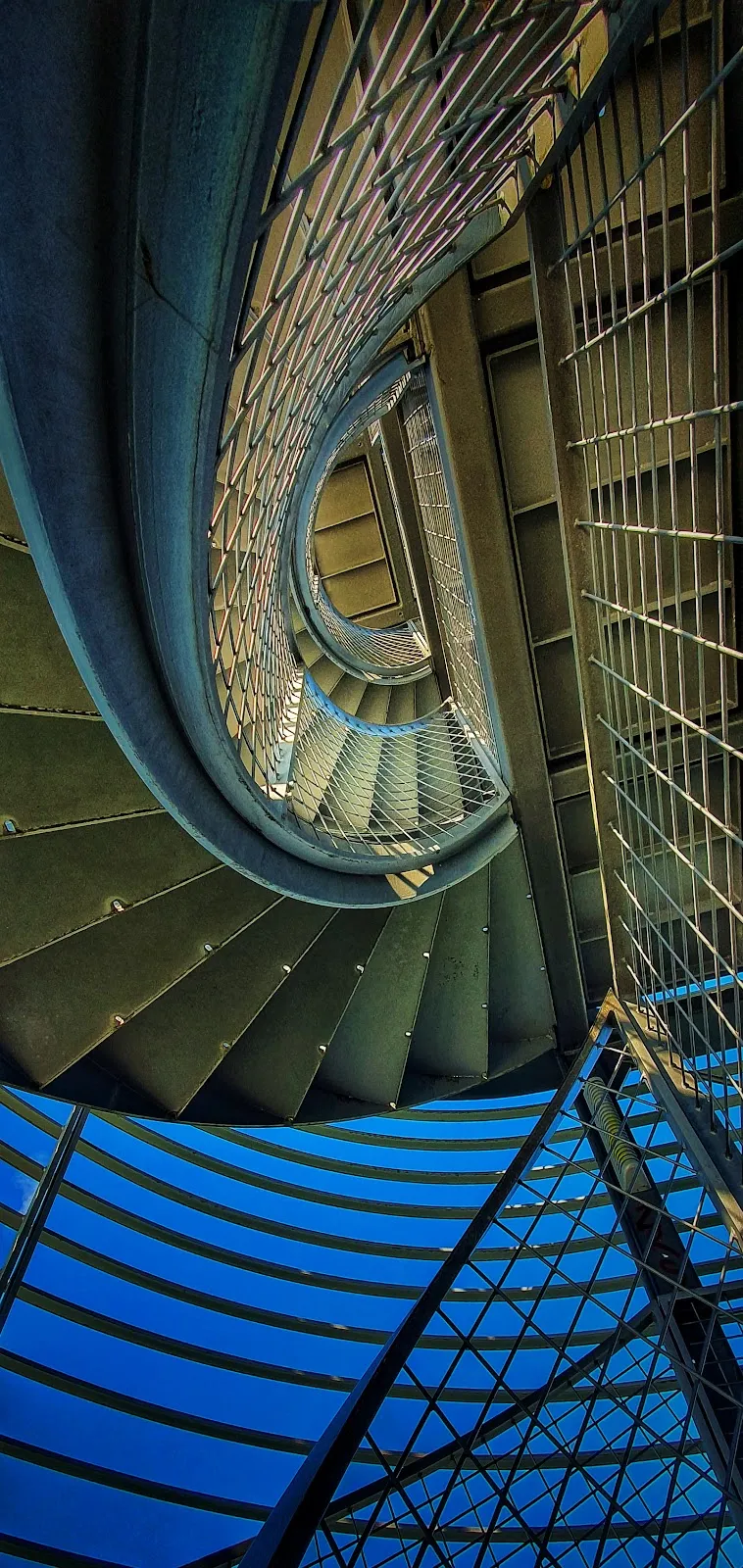 Вид с Башни Молетурм на Боденское озеро и Альпы.