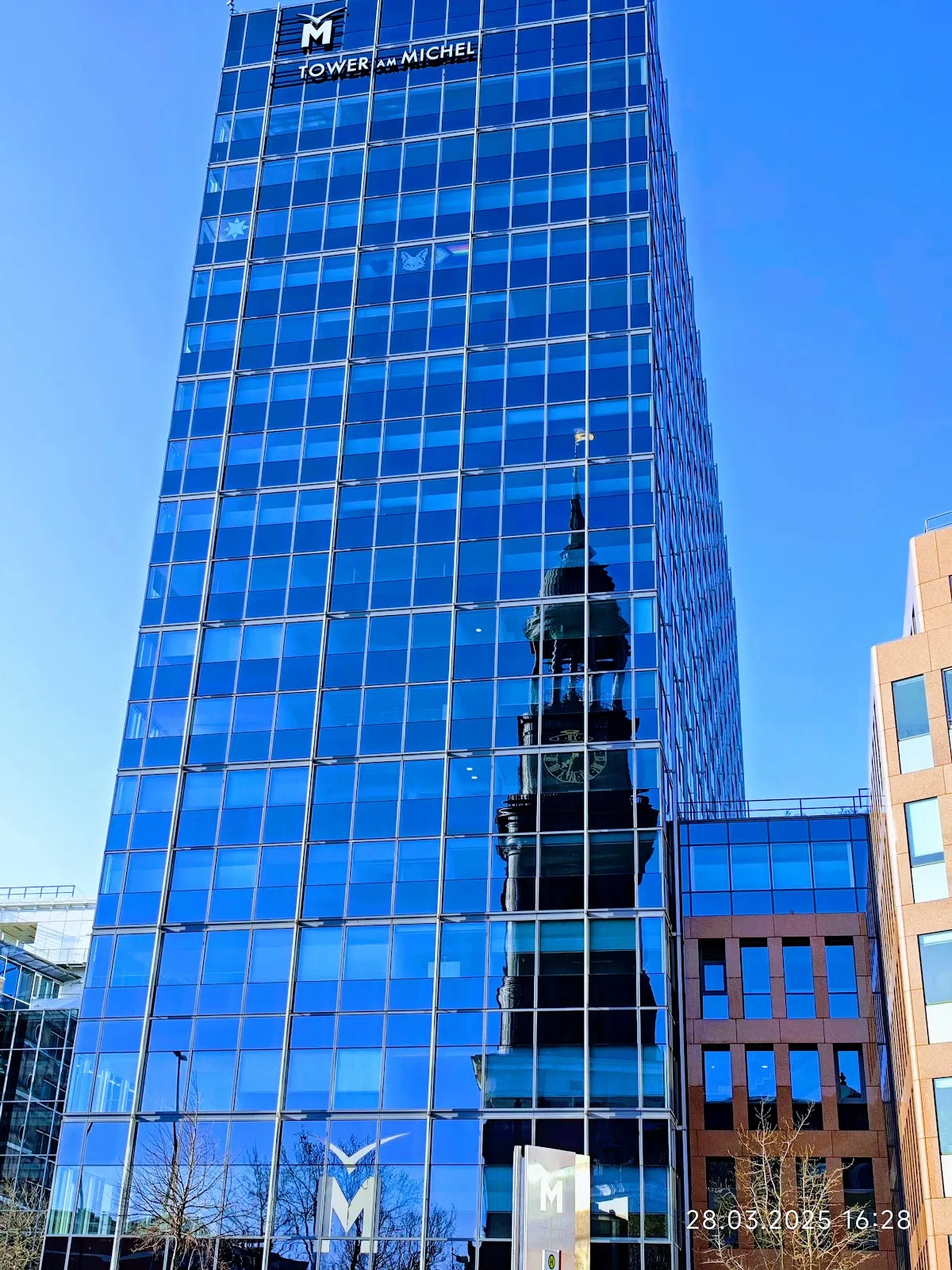 Башня у собора Святого Михаила