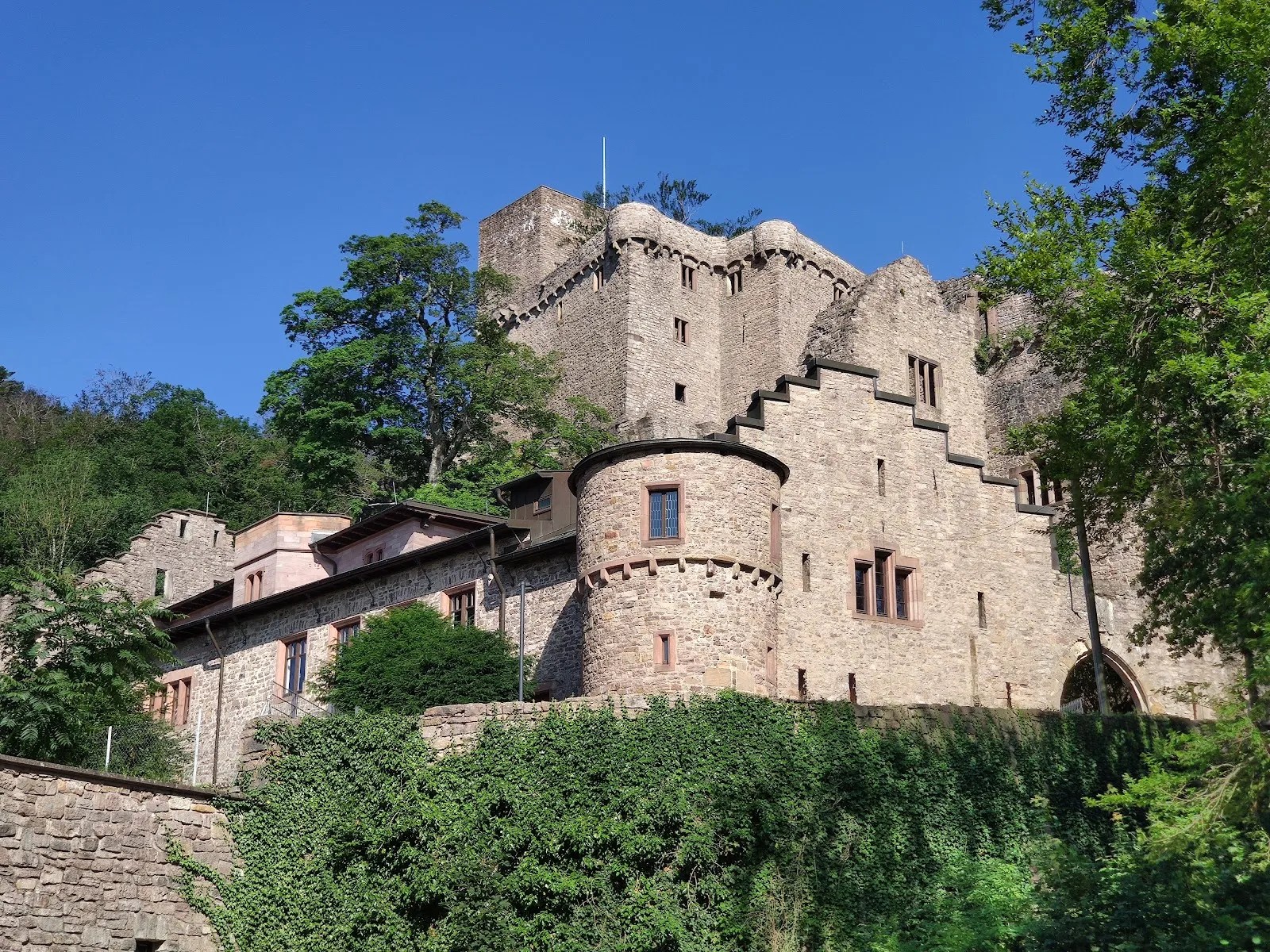 Батарейный пояс у замка Хоэнбаден