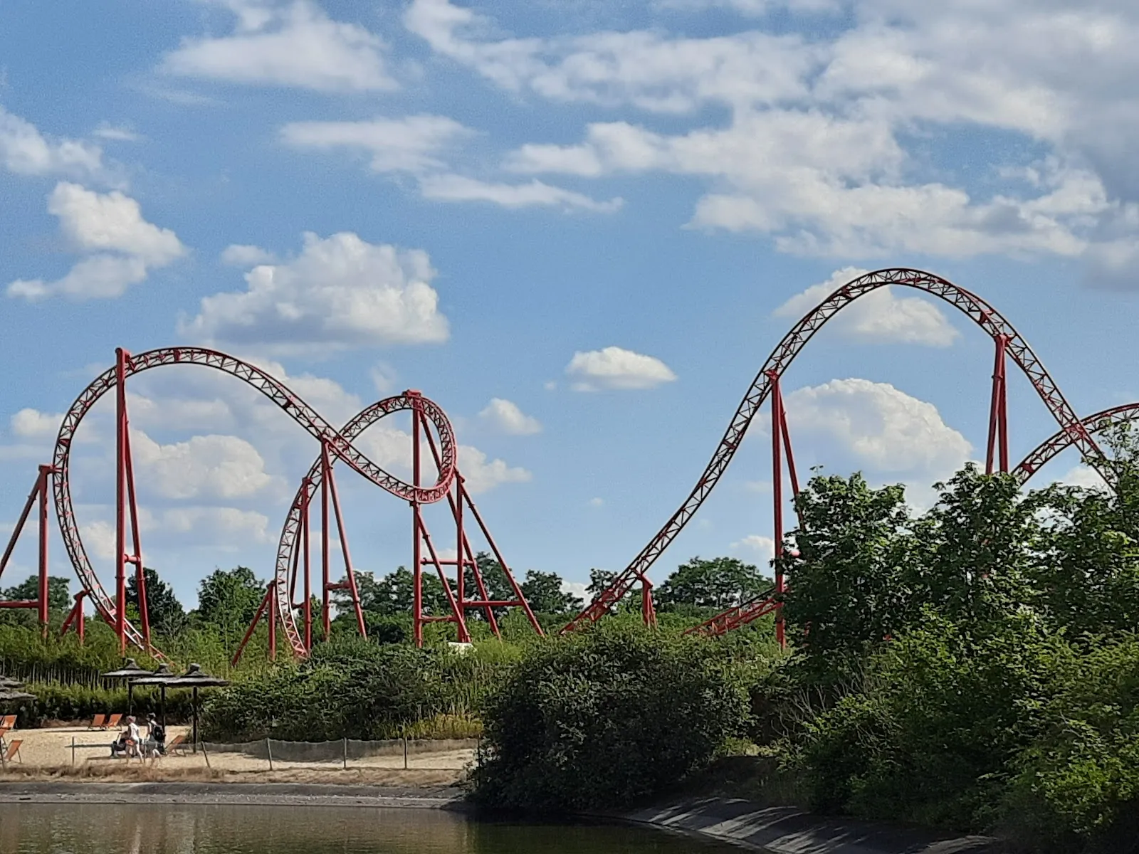 Вход в парк развлечений Белантис