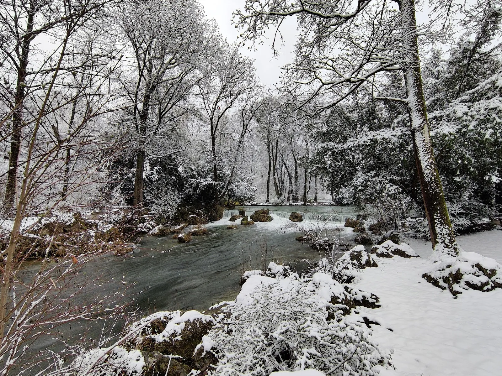 Белый мост через Швабингский ручей в Мюнхене, Германия
