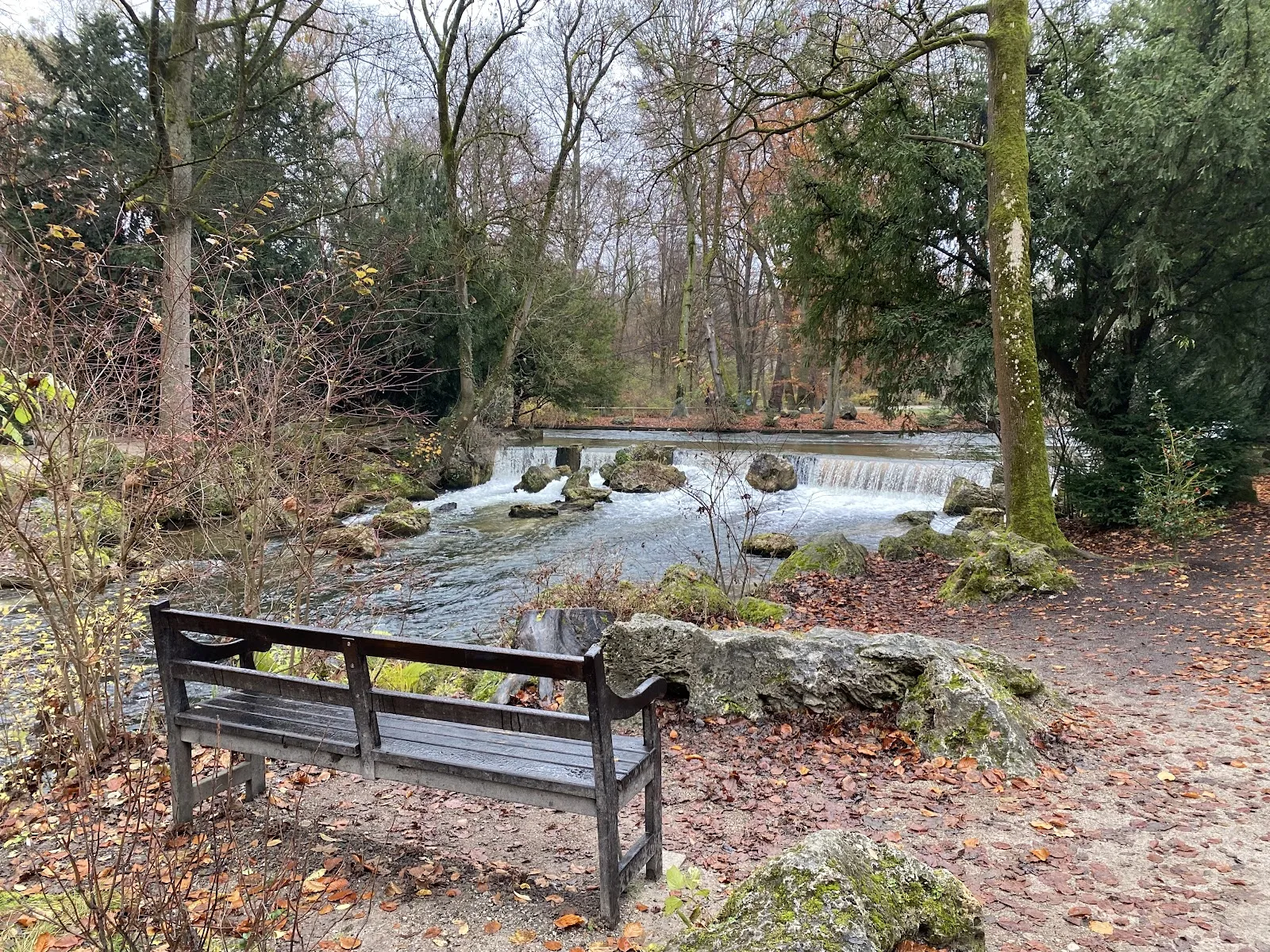 Белый мост через Швабингский ручей в Мюнхене, Германия