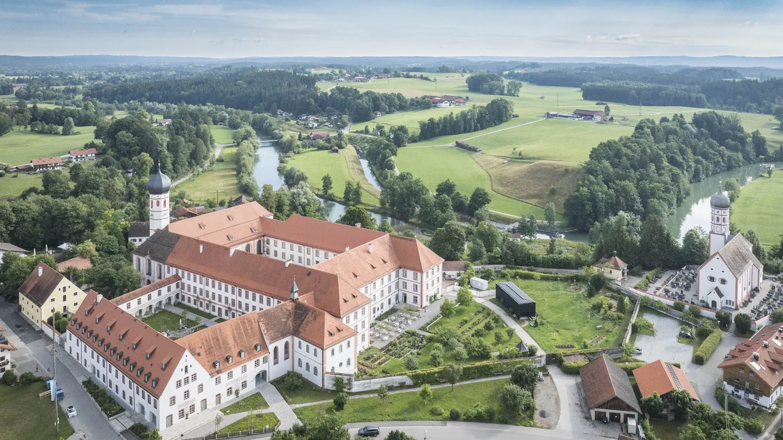 Бенедиктинское аббатство Бёргерберг - вид снаружи