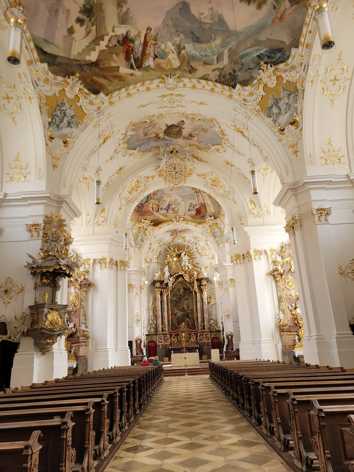 Вид на Бенедиктинское аббатство Шефтларн