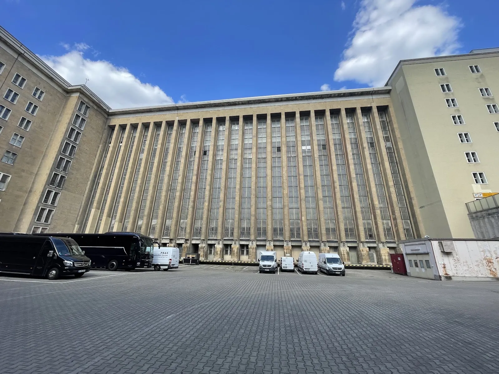 Здание аэропорта Берлин-Темпельхоф