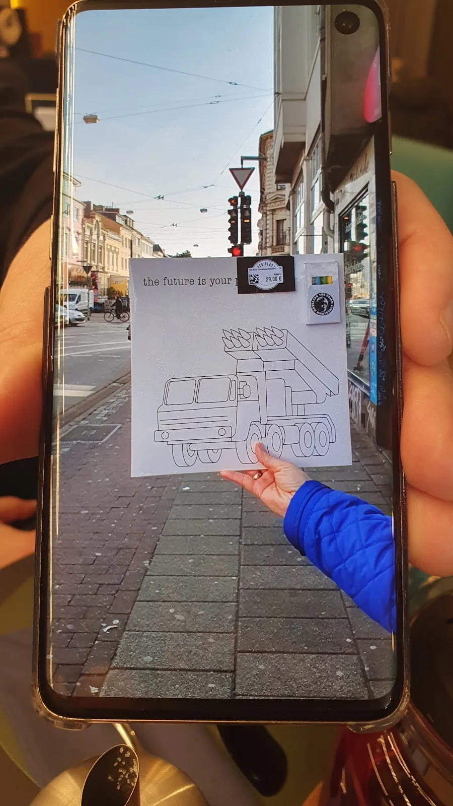 Магазин Black Plastic Bremen с витриной и товарами