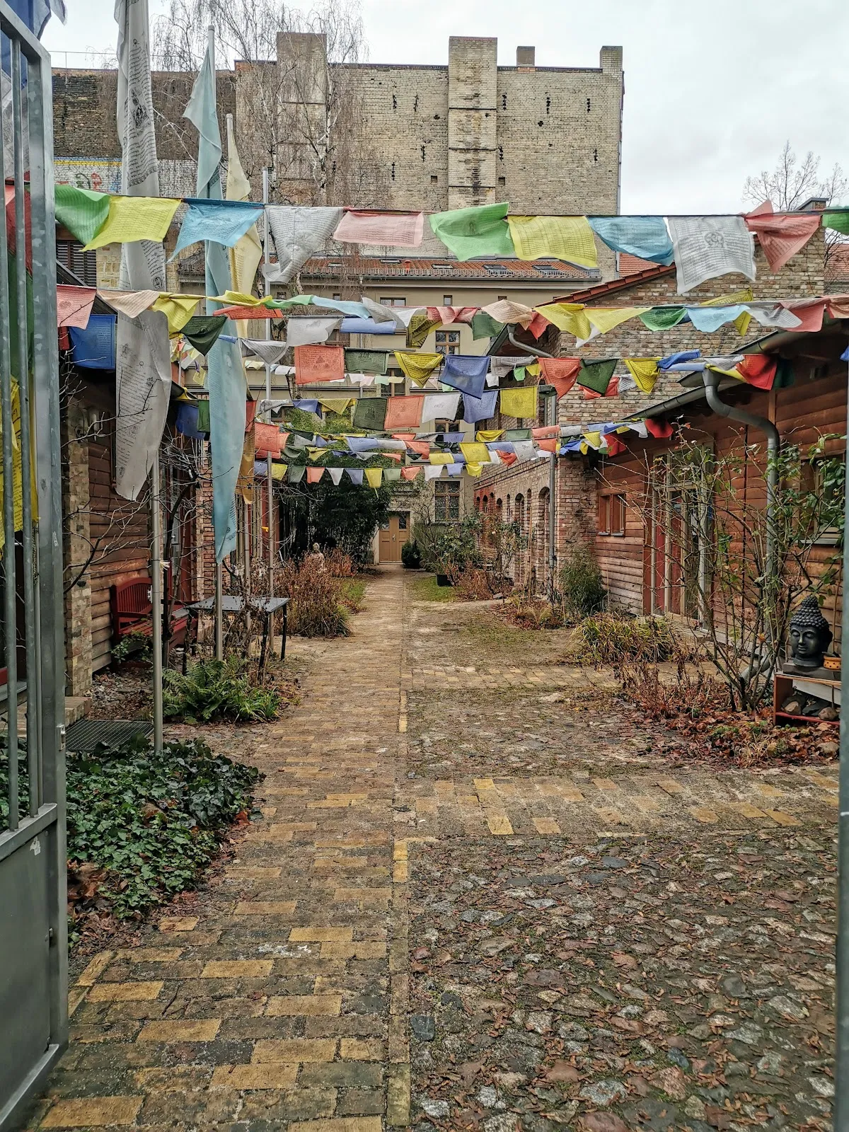 Фасад здания буддийского центра Бодхичарья Берлин