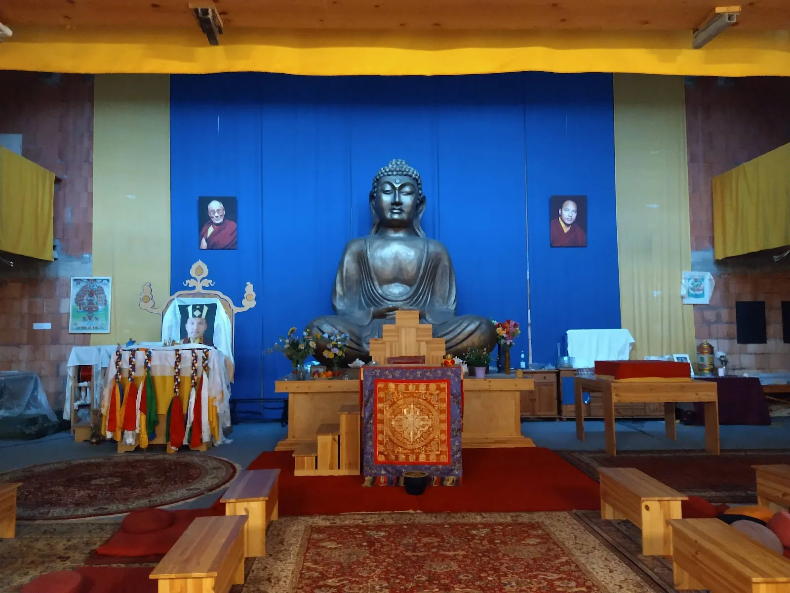 Фасад здания буддийского центра Бодхичарья Берлин