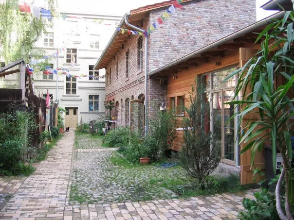 Фасад здания буддийского центра Бодхичарья Берлин