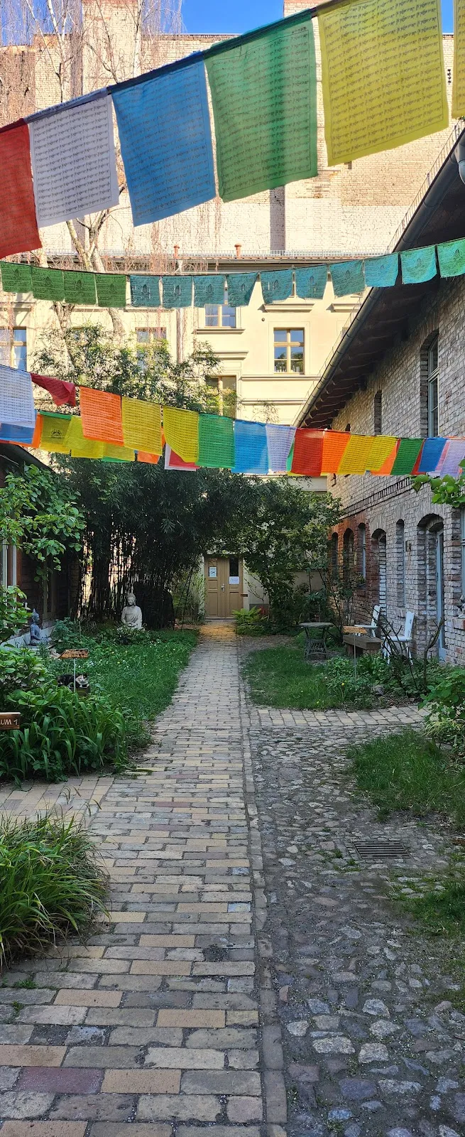 Фасад здания буддийского центра Бодхичарья Берлин