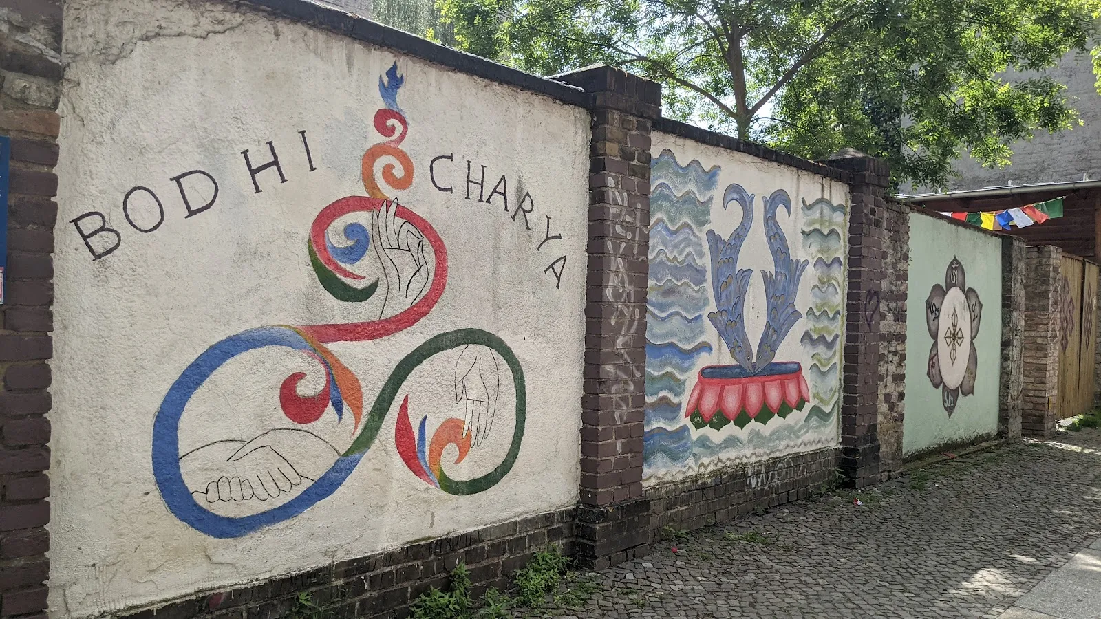 Фасад здания буддийского центра Бодхичарья Берлин