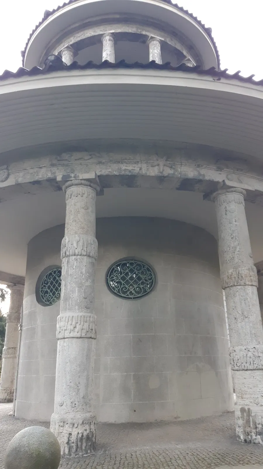 Бременская телевизионная башня на фоне Городского леса