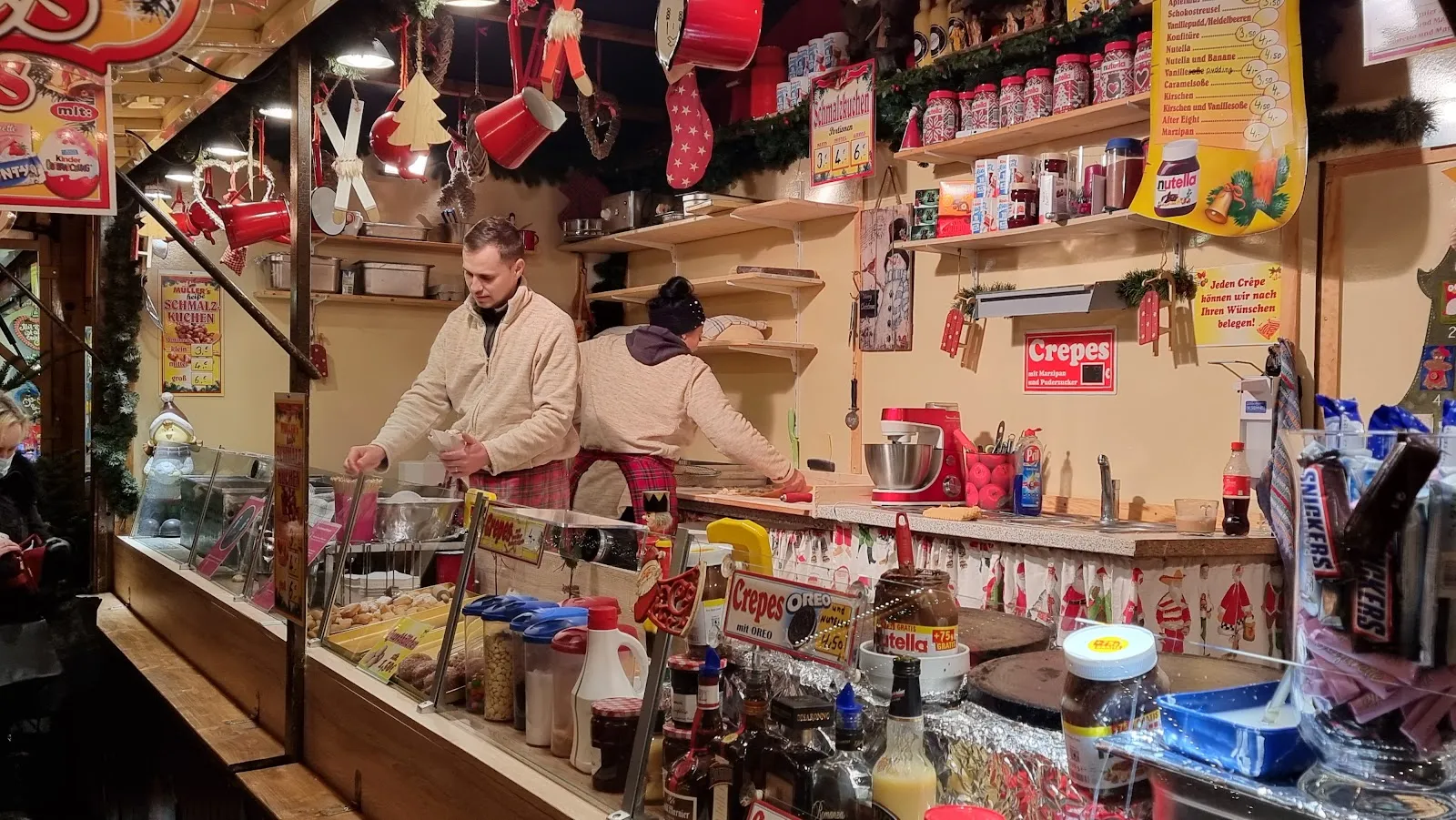 Бременские городские ворота на фоне голубого неба