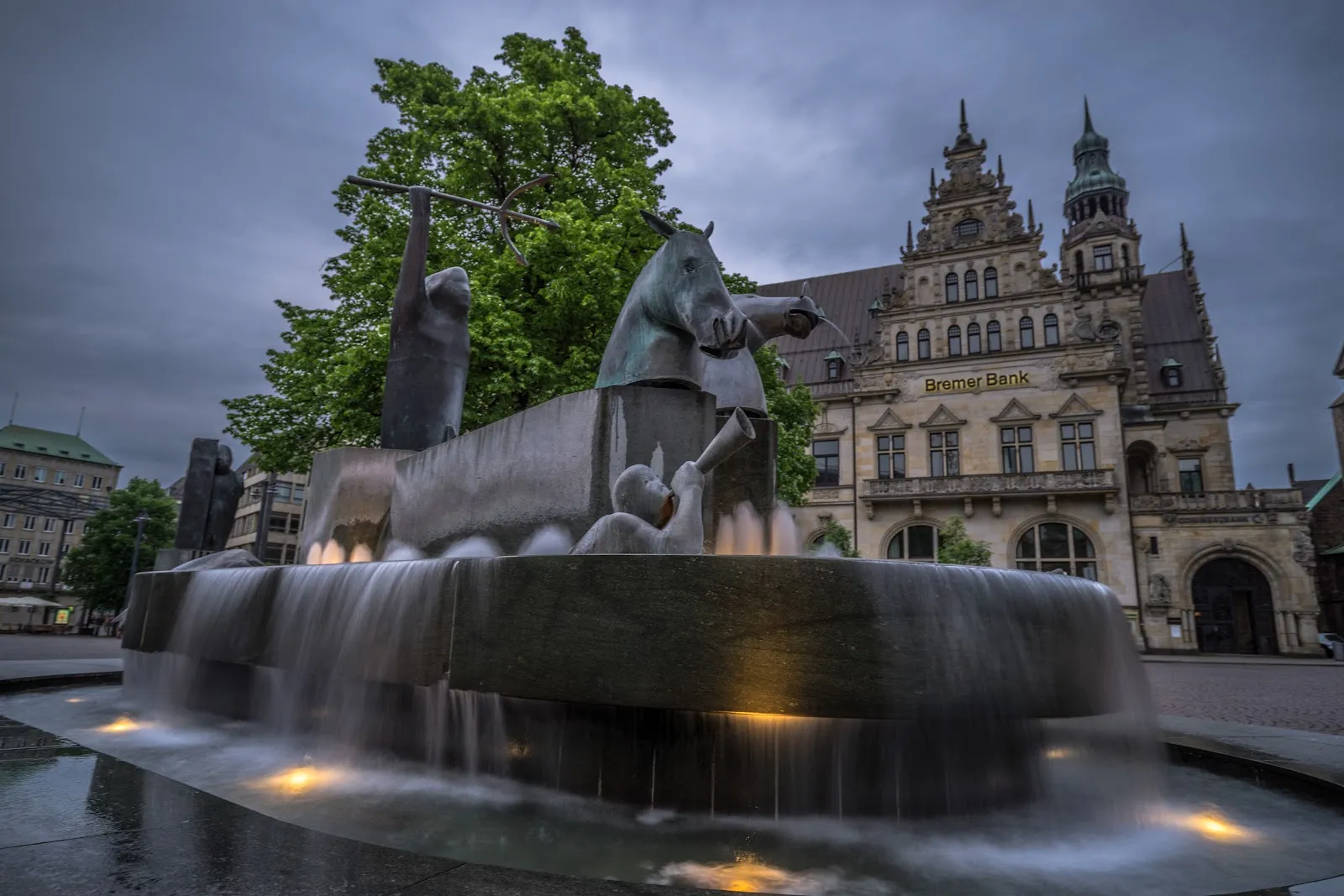 Бременский собор, вид на фасад и окна