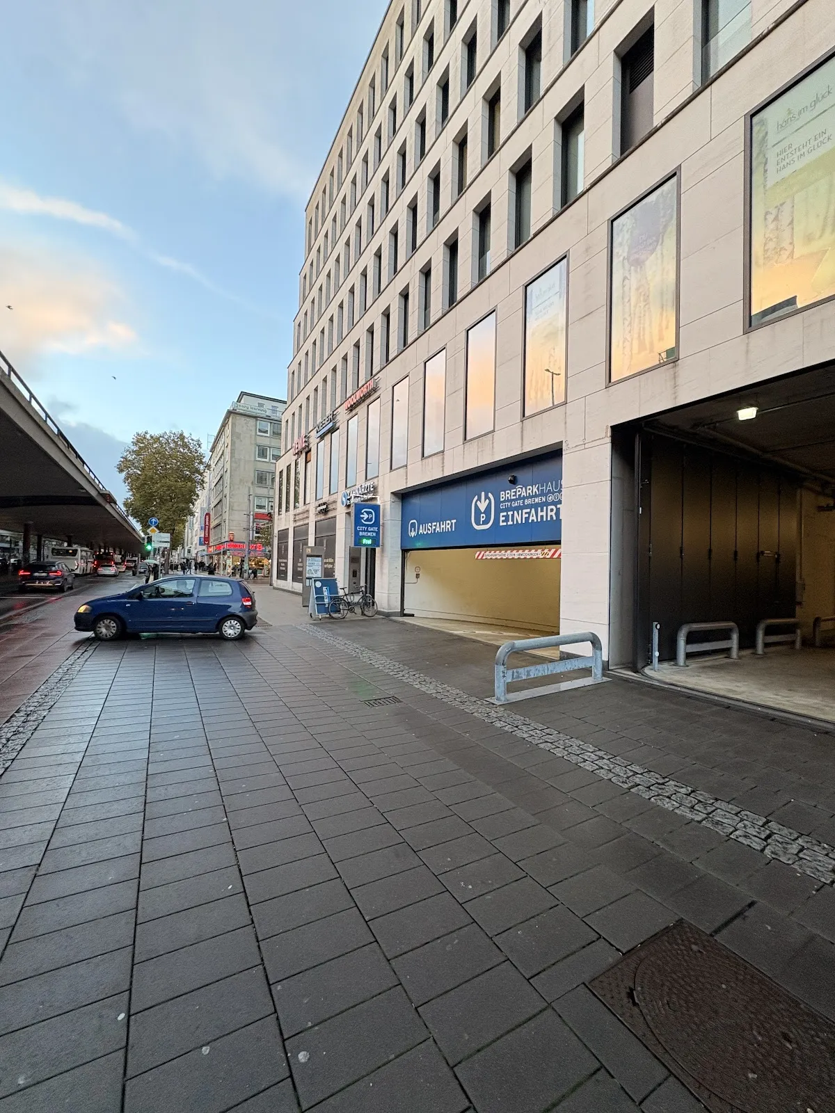 Внешний вид парковочного дома BREPARKhaus City Gate Bremen