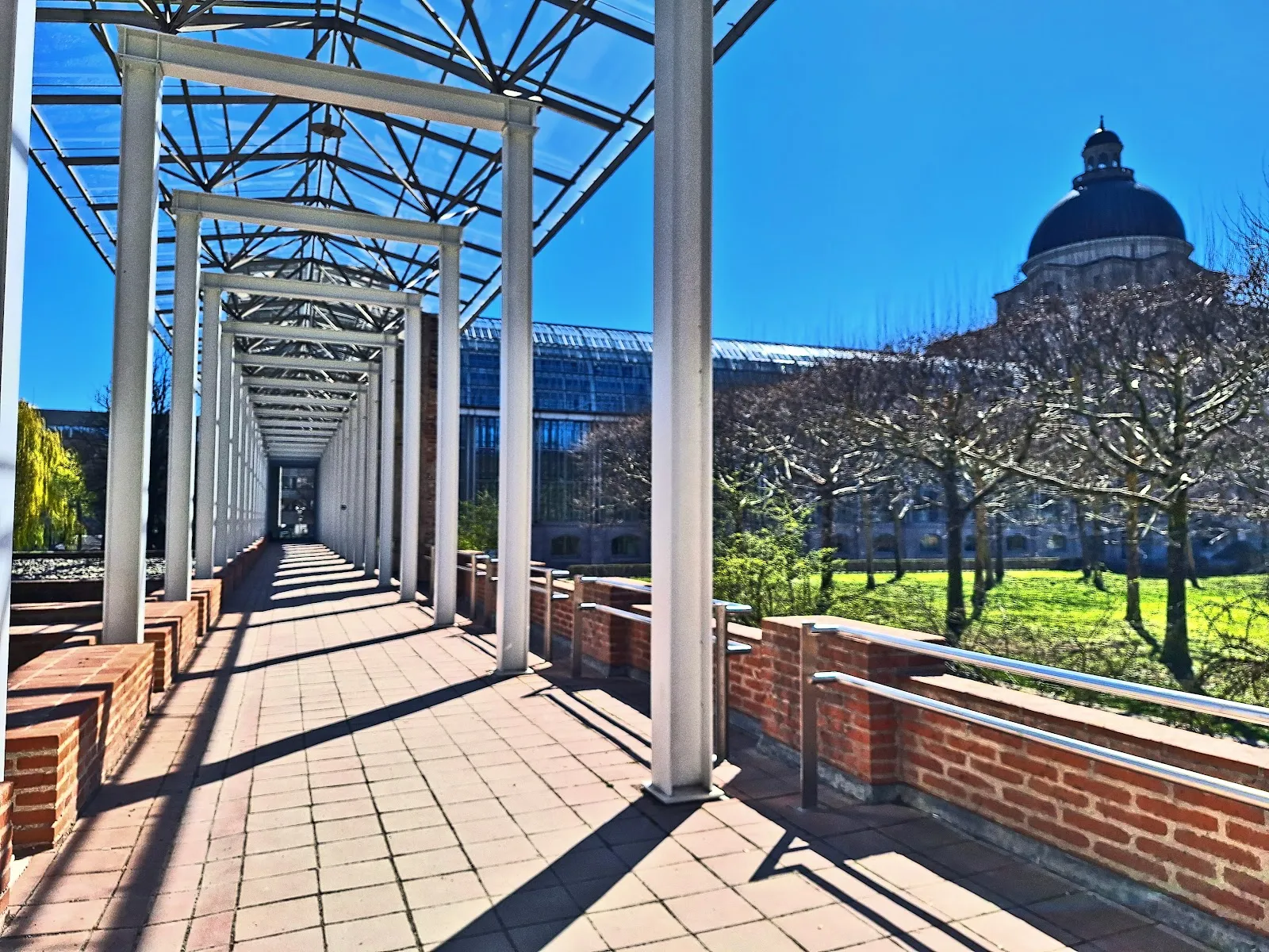 Мемориал 'Белая роза' в Мюнхене, Германия