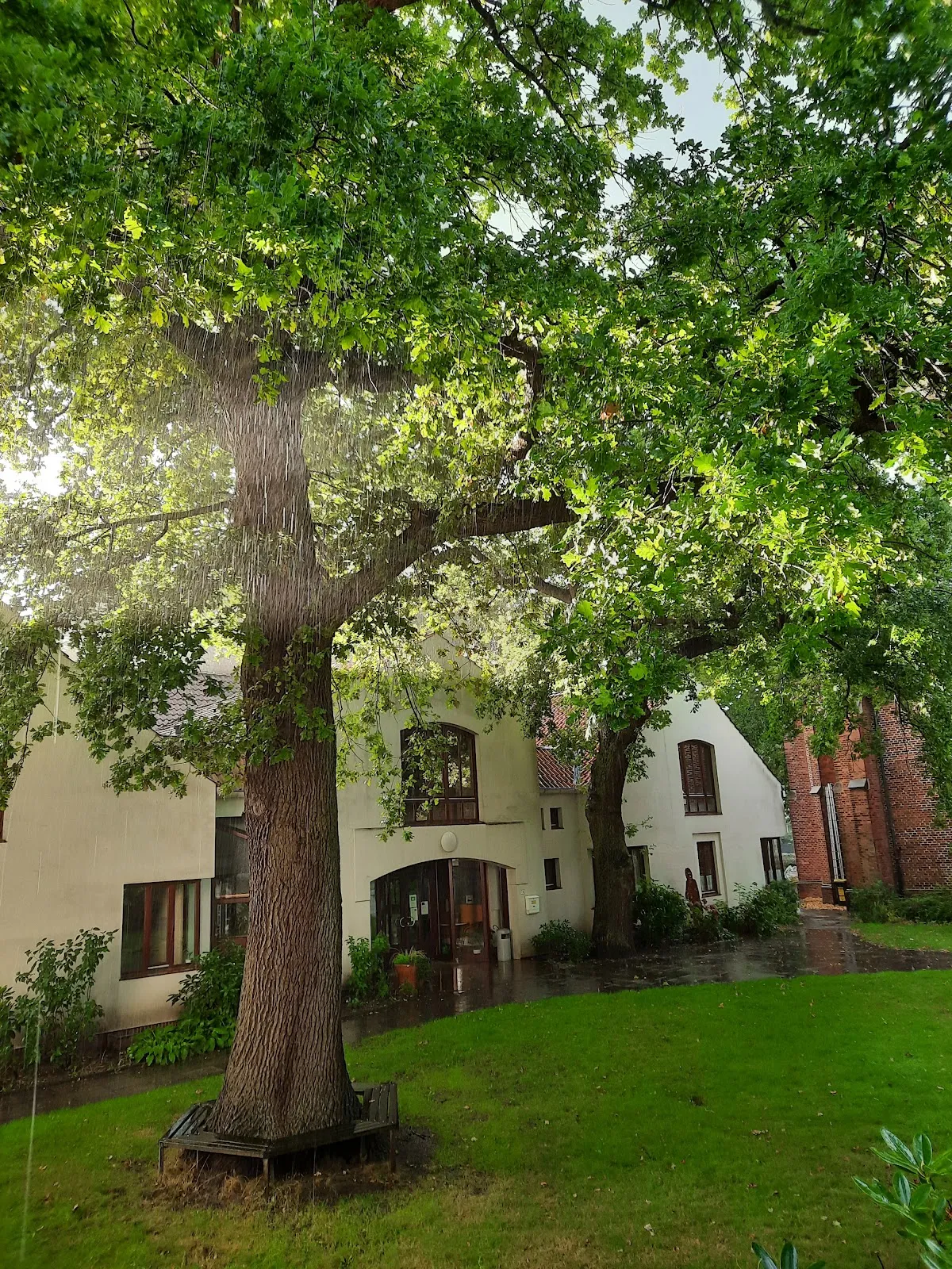 Фасад церкви Альт-Хастэдер в Бремене