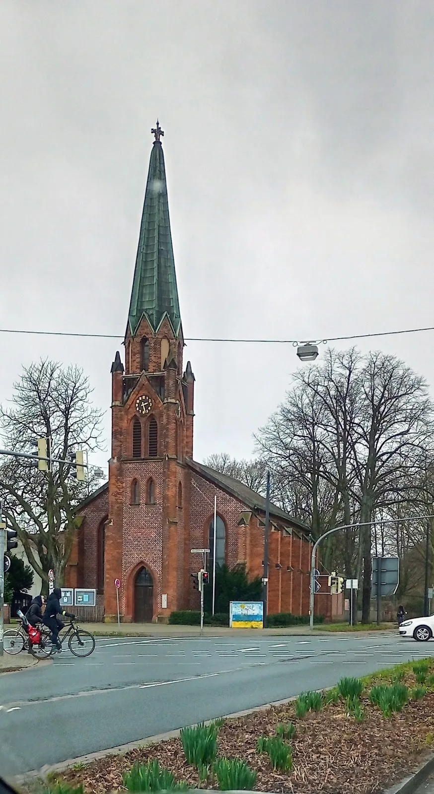 Фасад церкви Альт-Хастэдер в Бремене